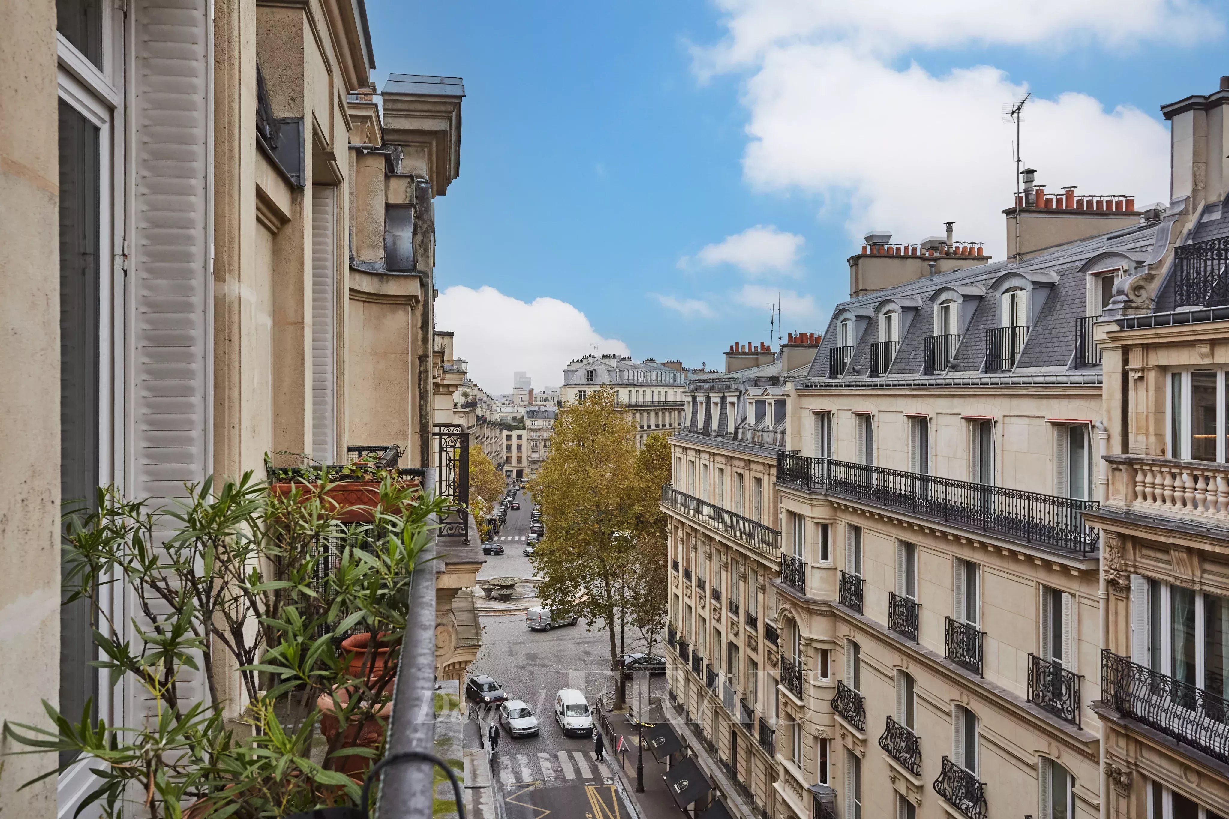 Sale Apartment Paris 16th
