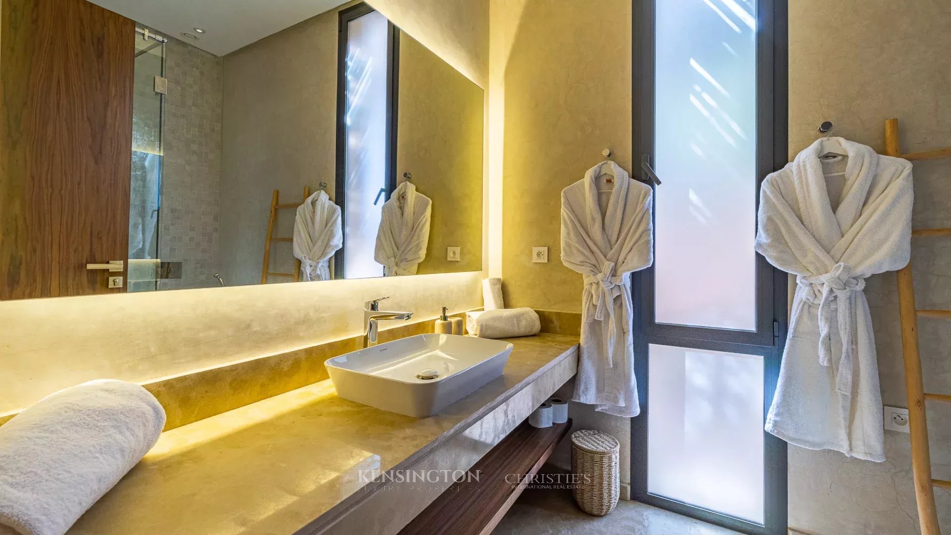 6 Bedroom Villa/Townhouse's Image 22