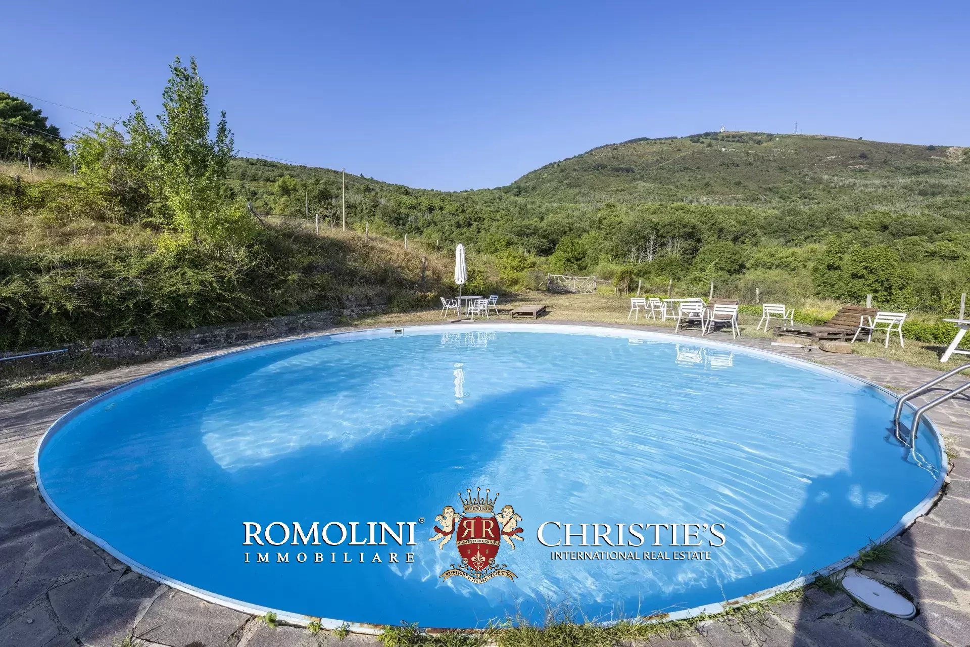 101-HA ESTATE WITH NATURAL SPRINGS FOR SALE BETWEEN AREZZO AND FLORENCE