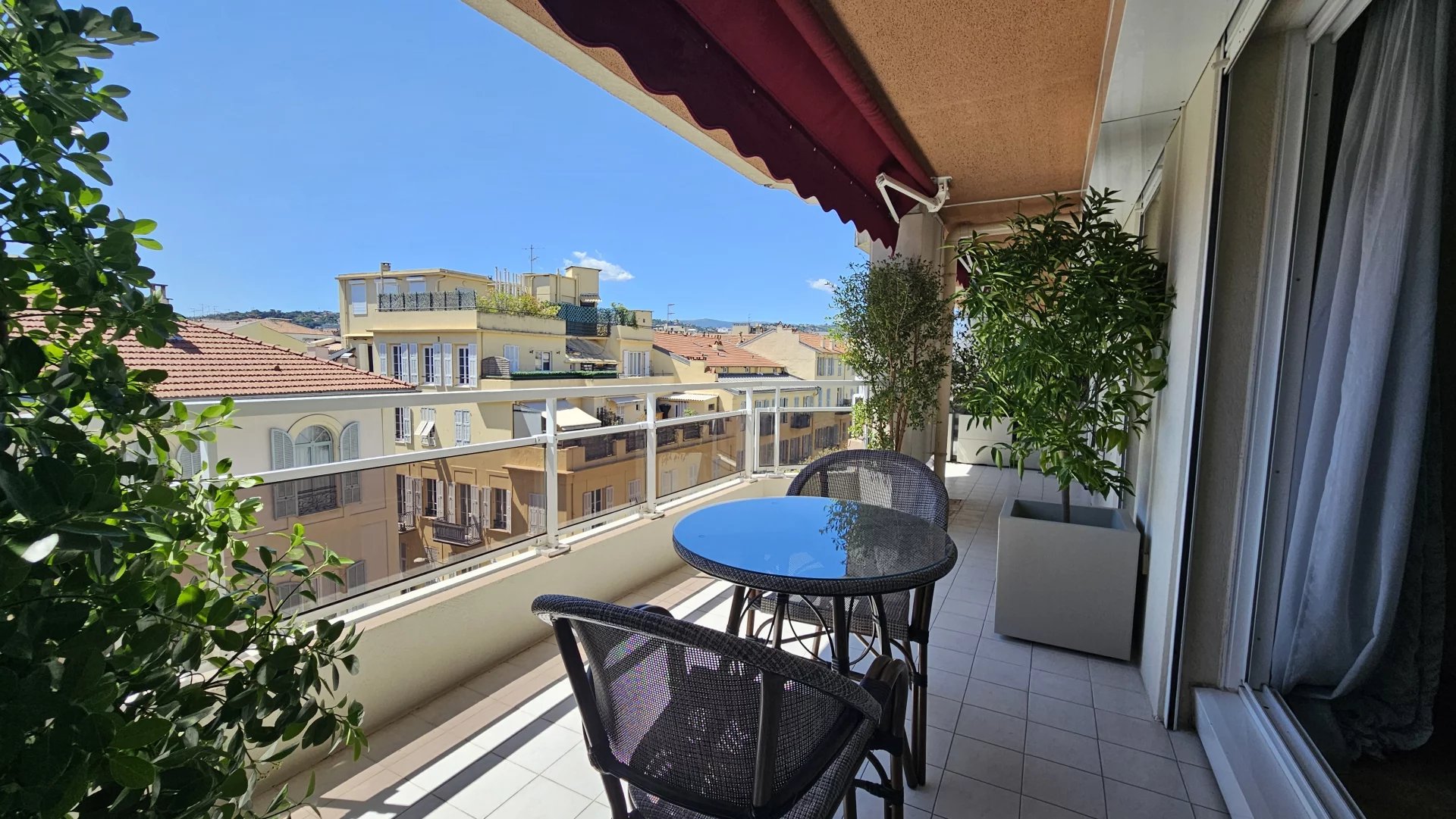 2 pièces rénové avec terrasse - Nice Wilson