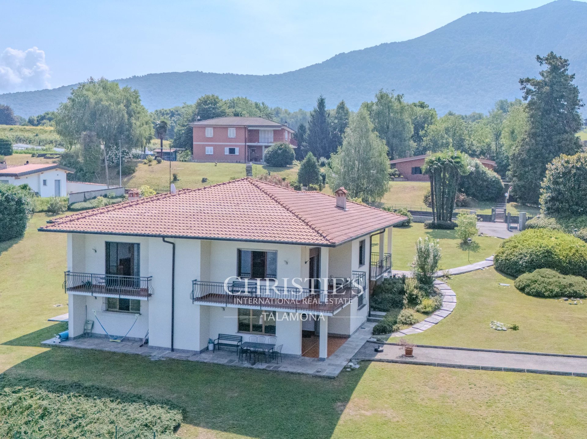3 Bedroom Villa/Townhouse's Image 48