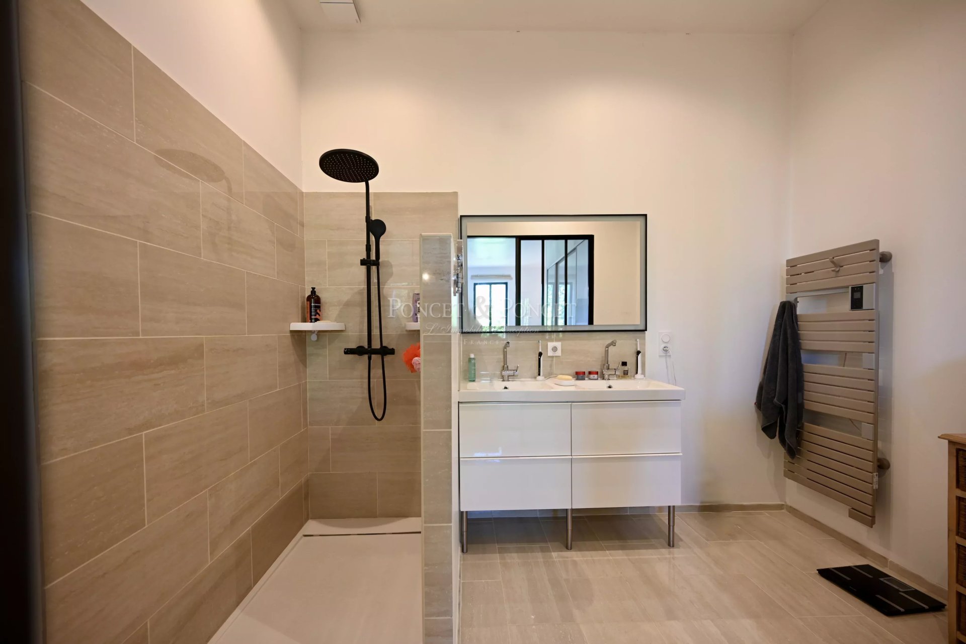 10 Bedroom Villa/Townhouse's Image 19