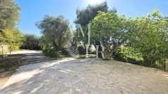 Luxury Villa in Mougins: Panoramic Family Estate with Alpine Views — photo 4 of 6