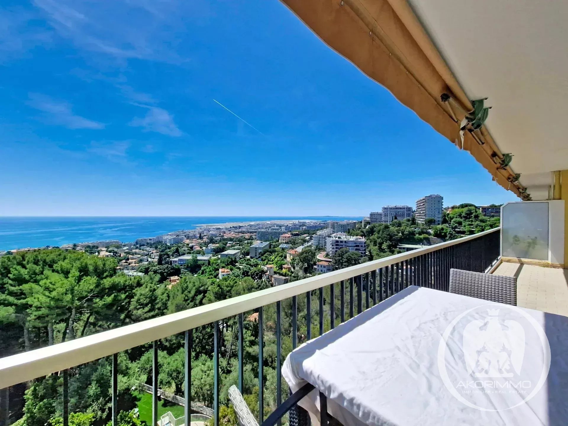 Apartamento  - 4 piezas  - 98.52 m² -  889.000 € - A la venta