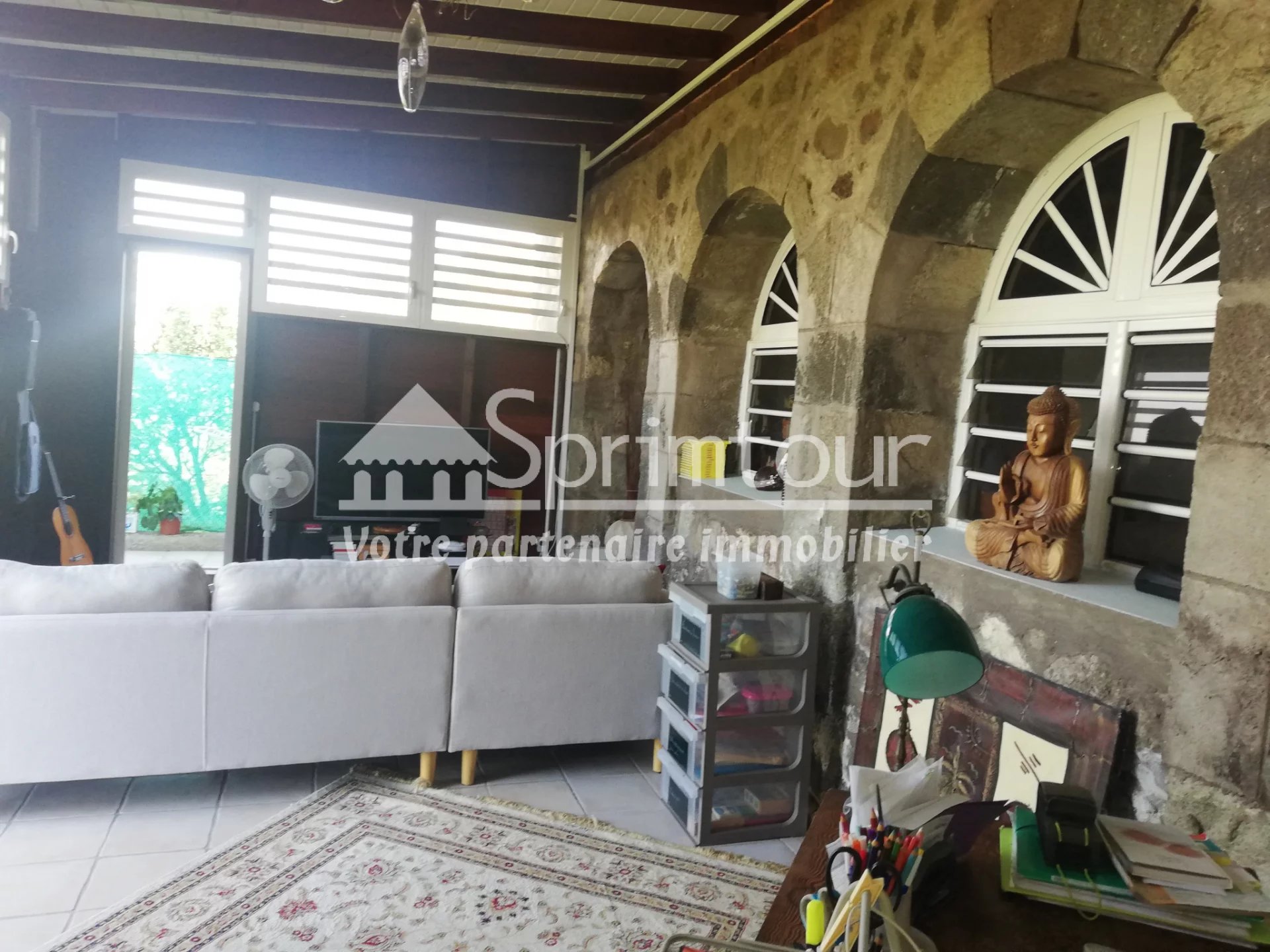 BAILLIF à louer   Maison duplex non meublée  2 chambres, en