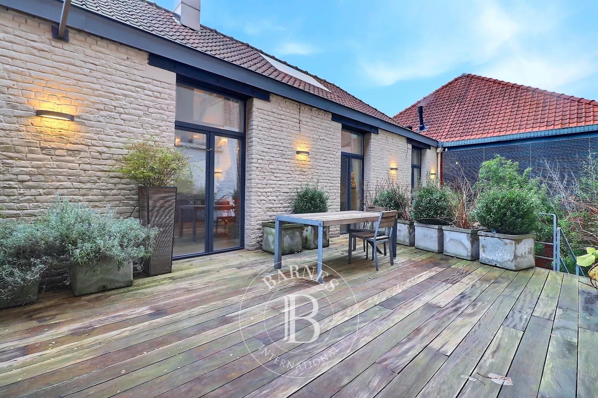 Châtelain - Town house of +/- 450m2 with 6bed + swimming pool