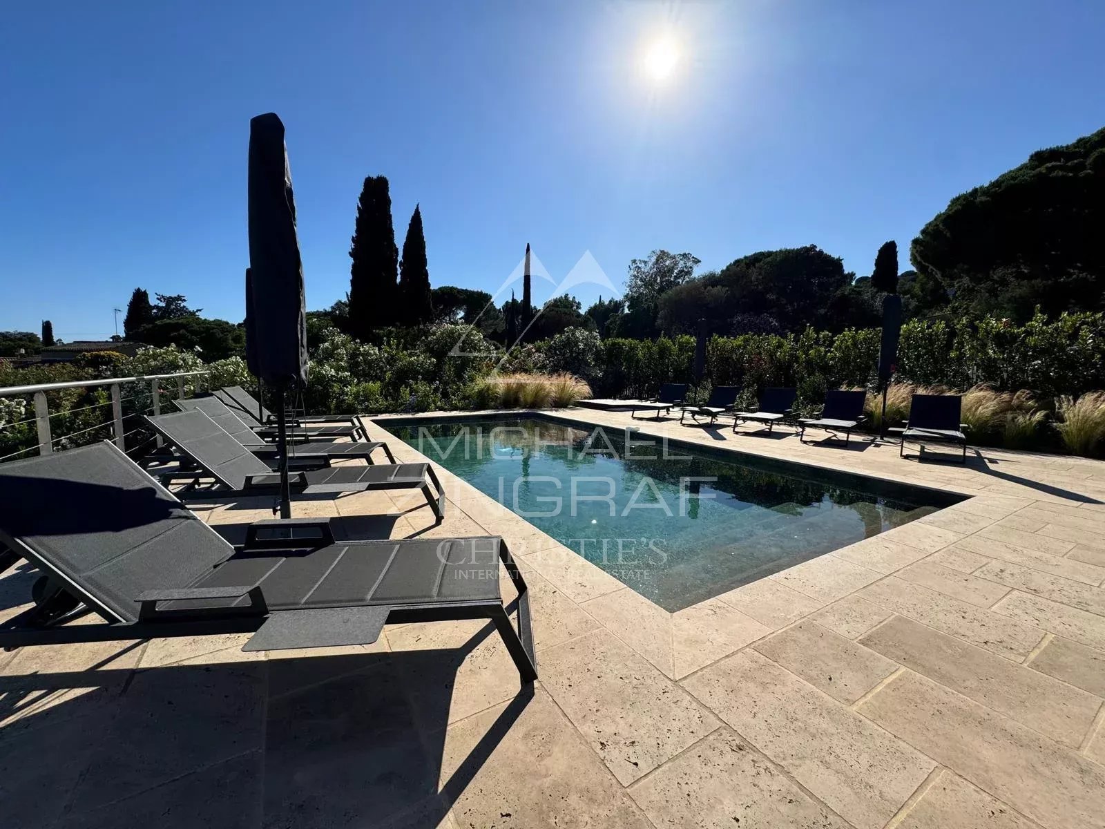 5 Bedroom Villa/Townhouse's Image 9