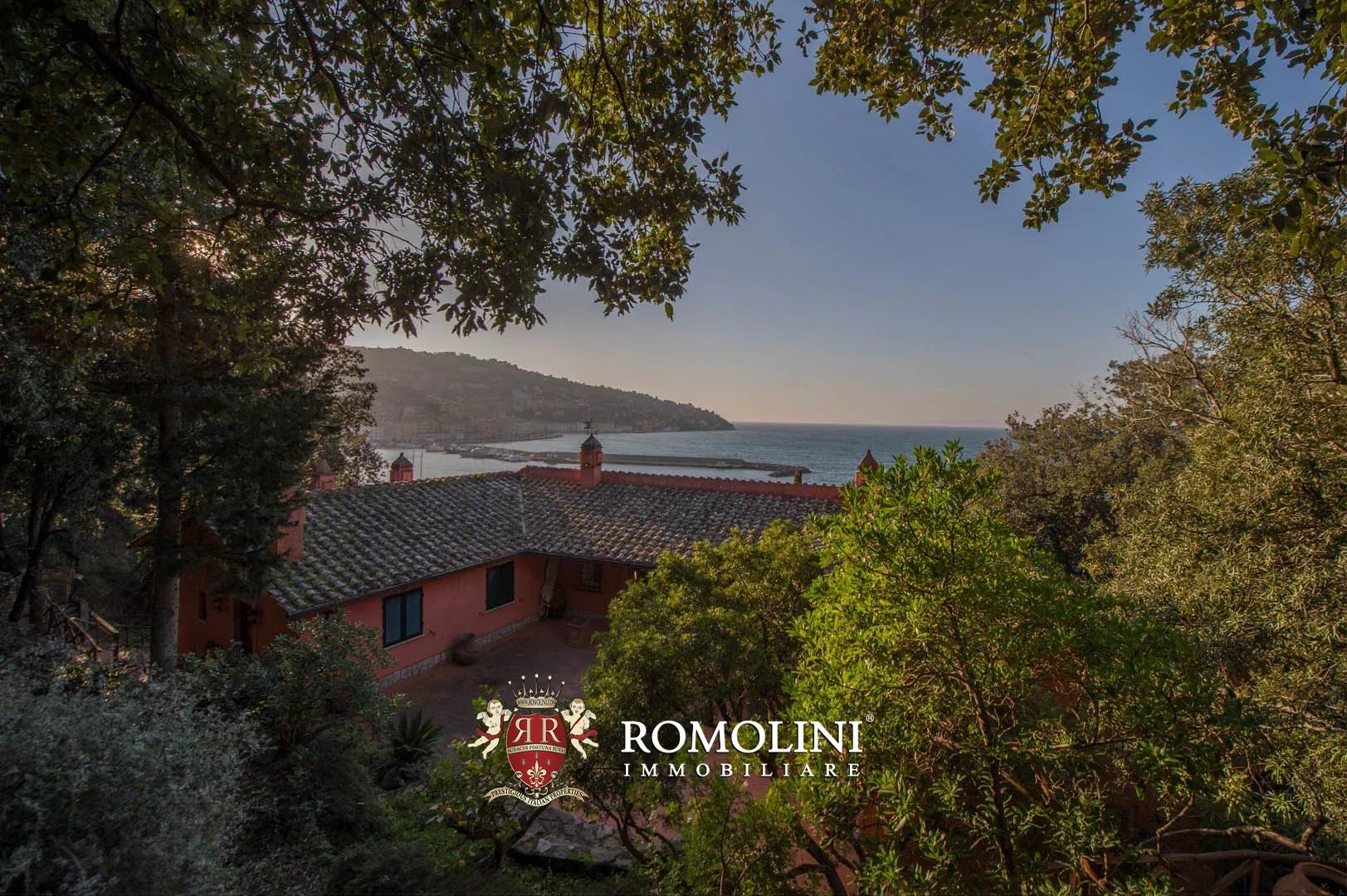 10 Bedroom Villa/Townhouse's Image 6