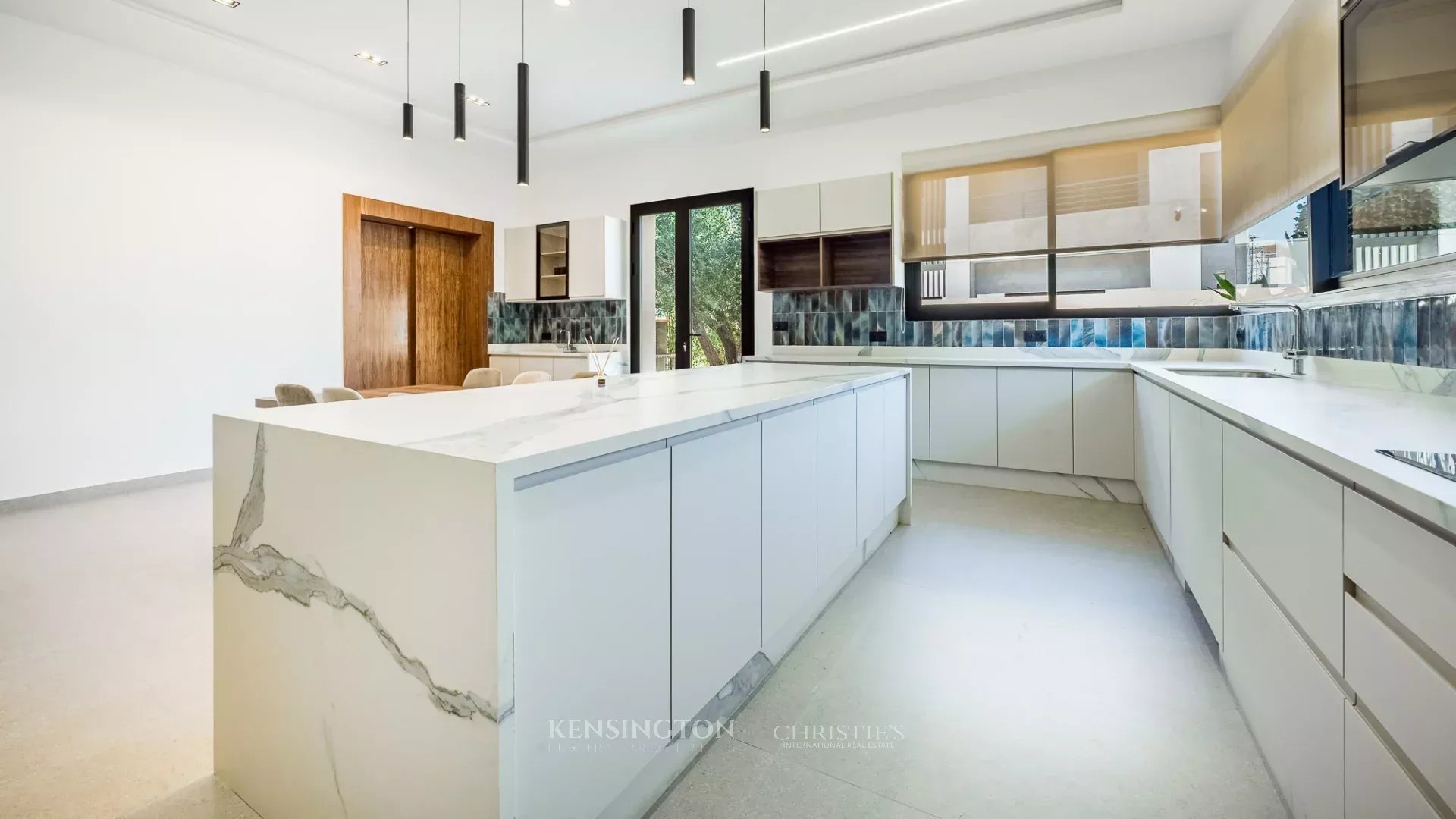 5 Bedroom Villa/Townhouse's Image 12