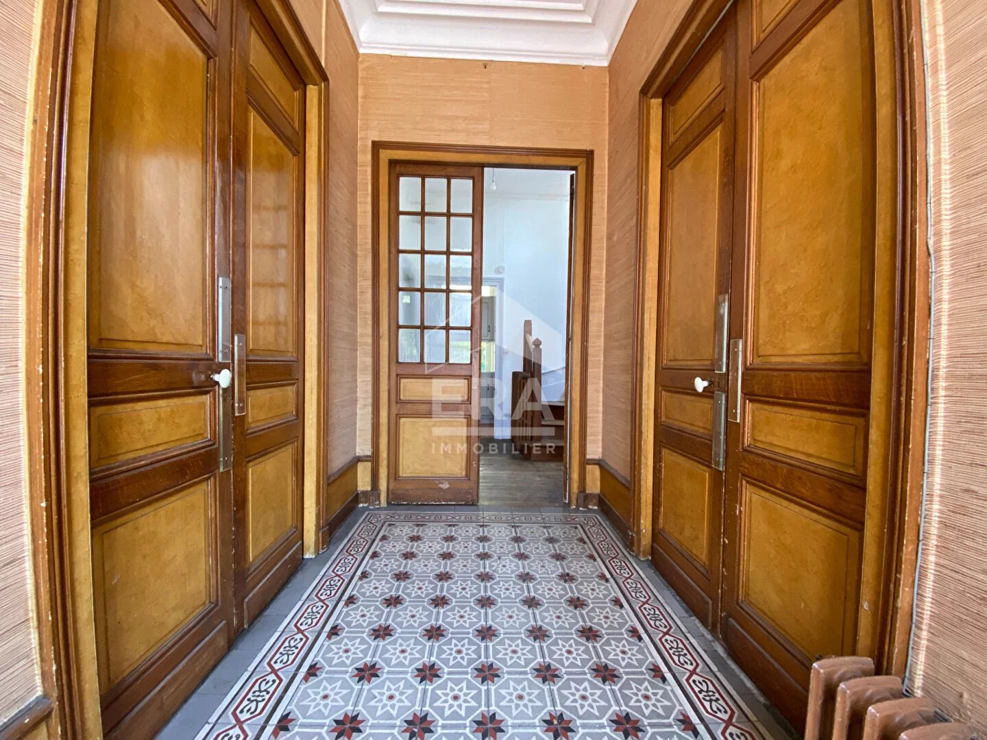 A louer, centre ville de Périgueux, jolie Maison bourgeoise T.9 avec jardin et garage