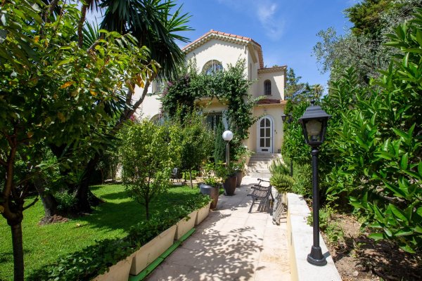 Beautiful Villa in a prestigious gated domain — photo 2