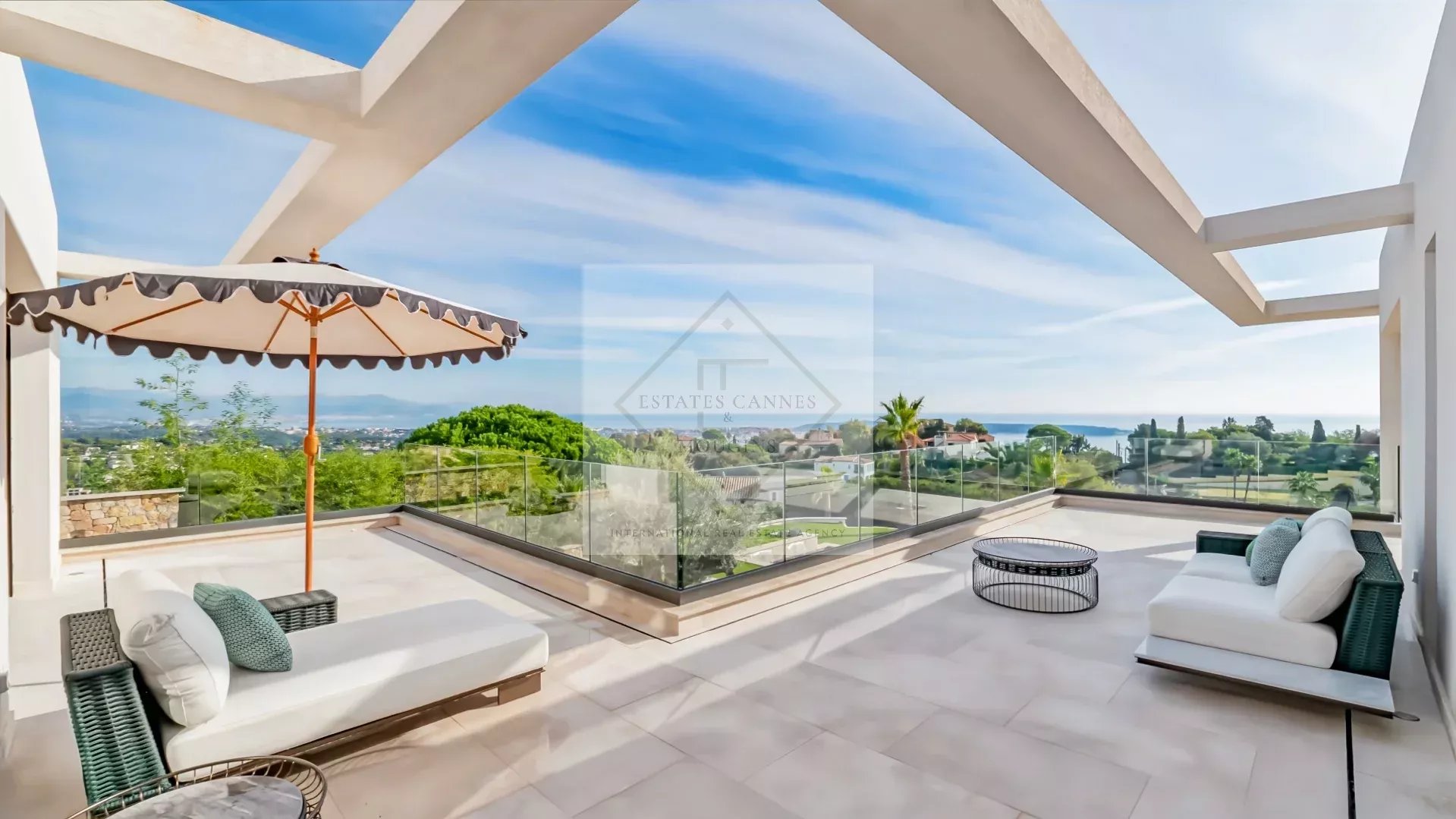 SUPER CANNES — EXCEPTIONAL BRAND-NEW CONTEMPORARY VILLA WITH PANORAMIC SEA VIEWS — photo 8