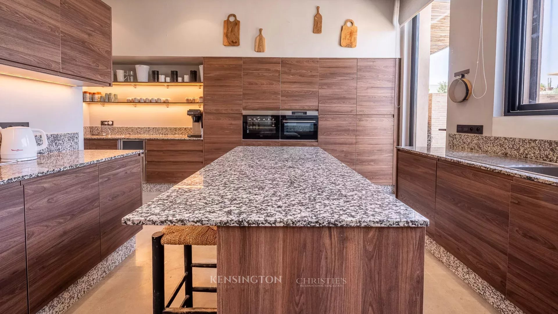 6 Bedroom Villa/Townhouse's Image 32