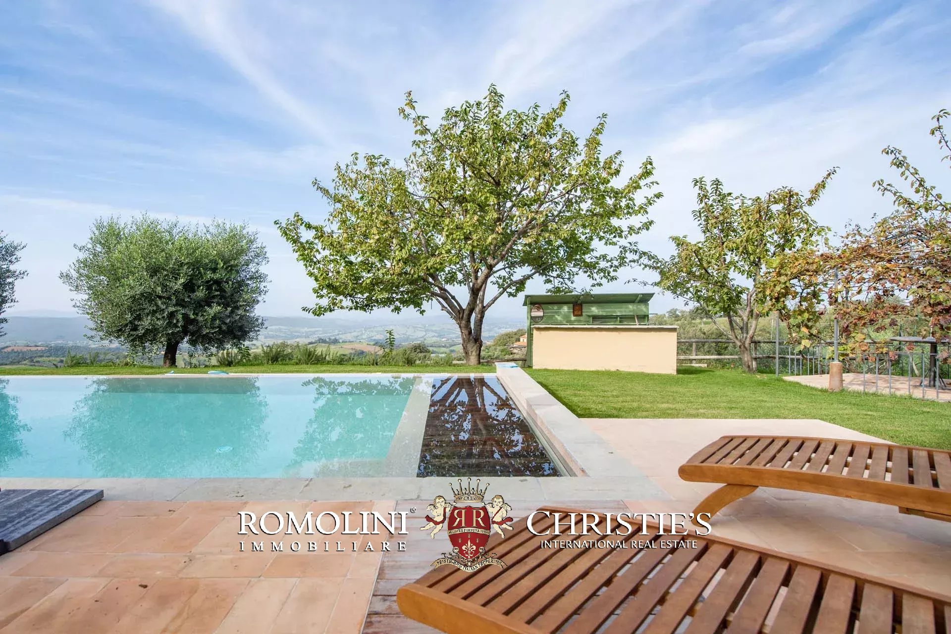 6 Bedroom Villa/Townhouse's Image 18