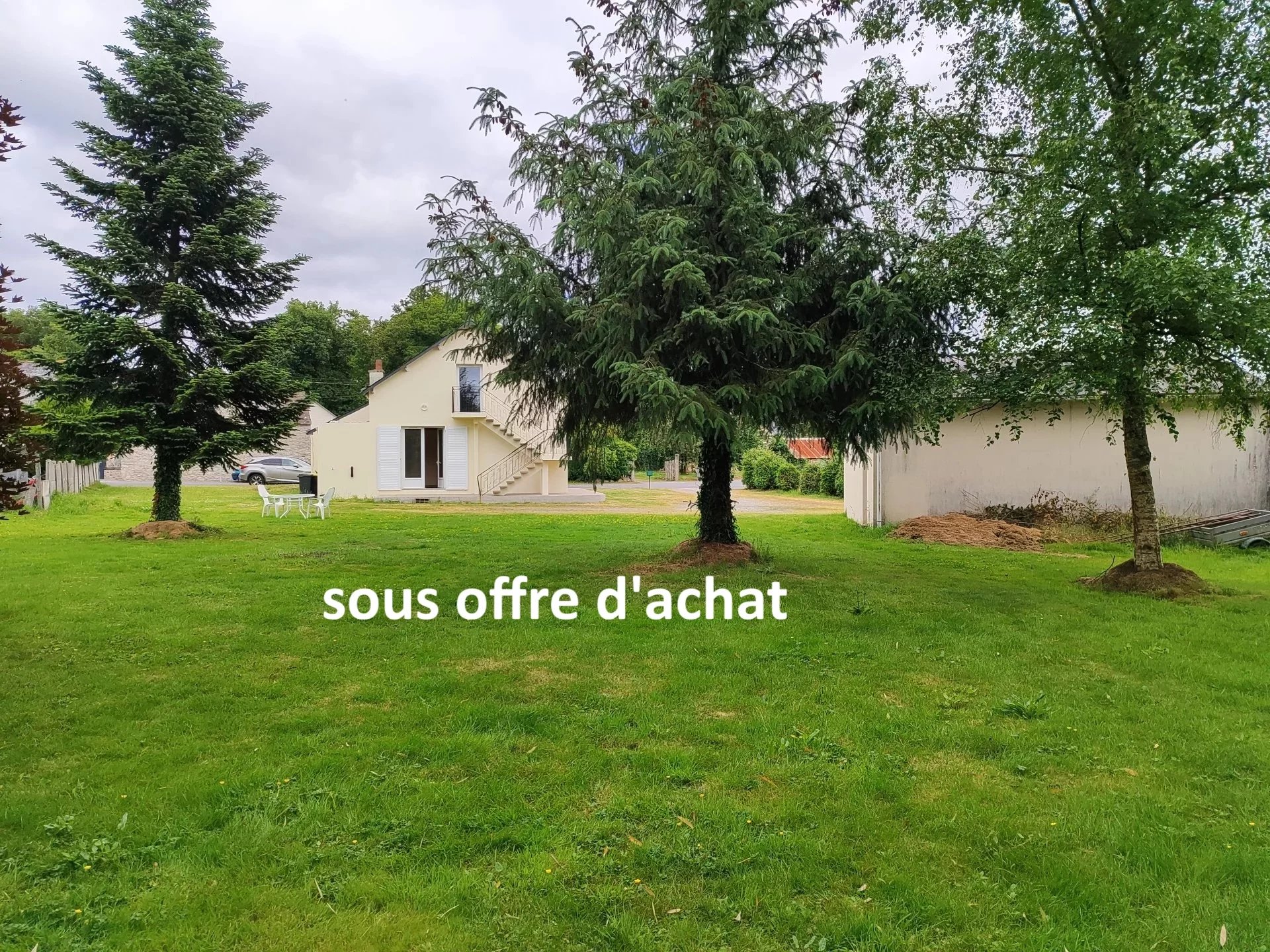 Maison 4400m2 dépendance,  étang