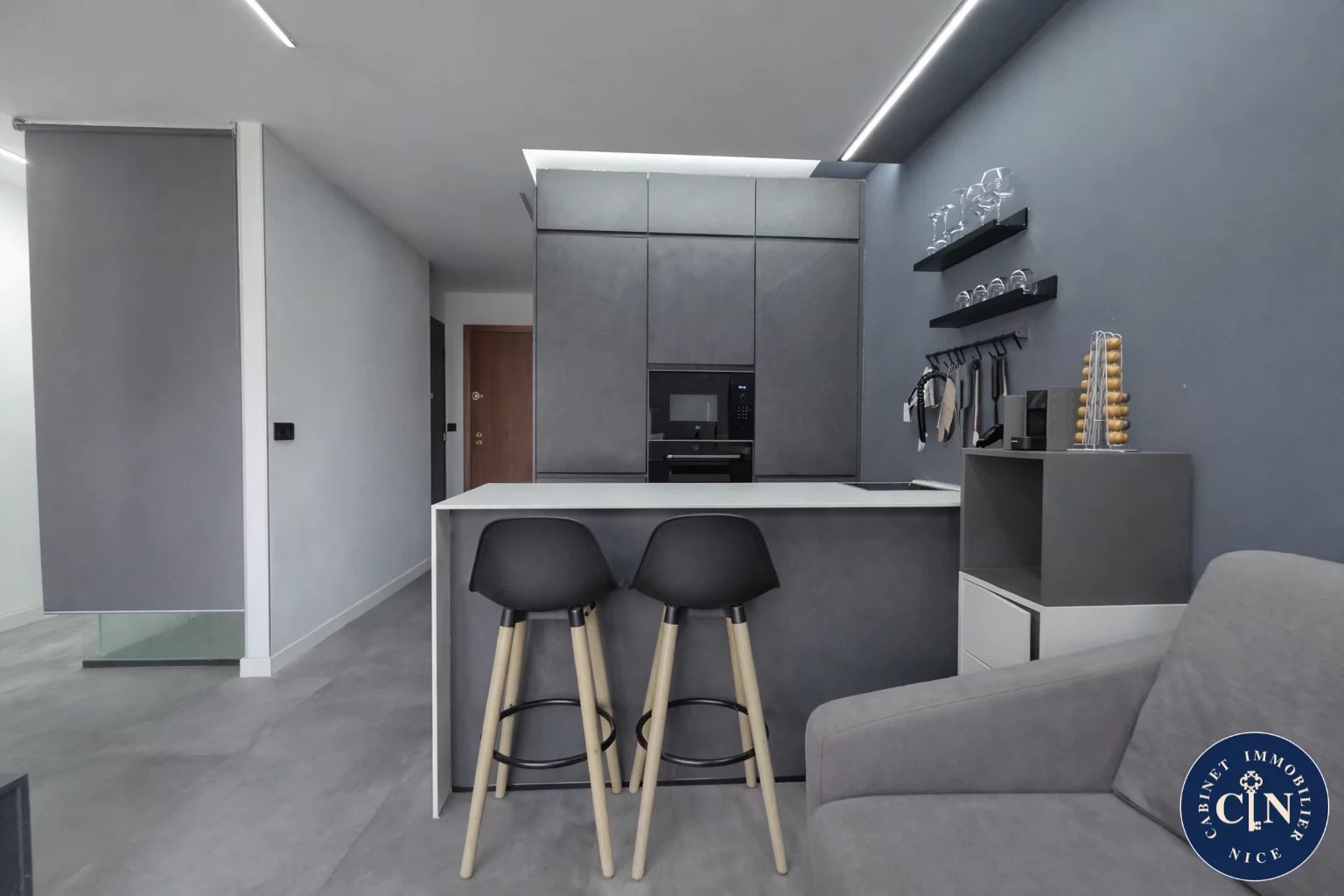 Studio rénové – Terrasse – Quartier Saint-Sylvestre - Photo 4