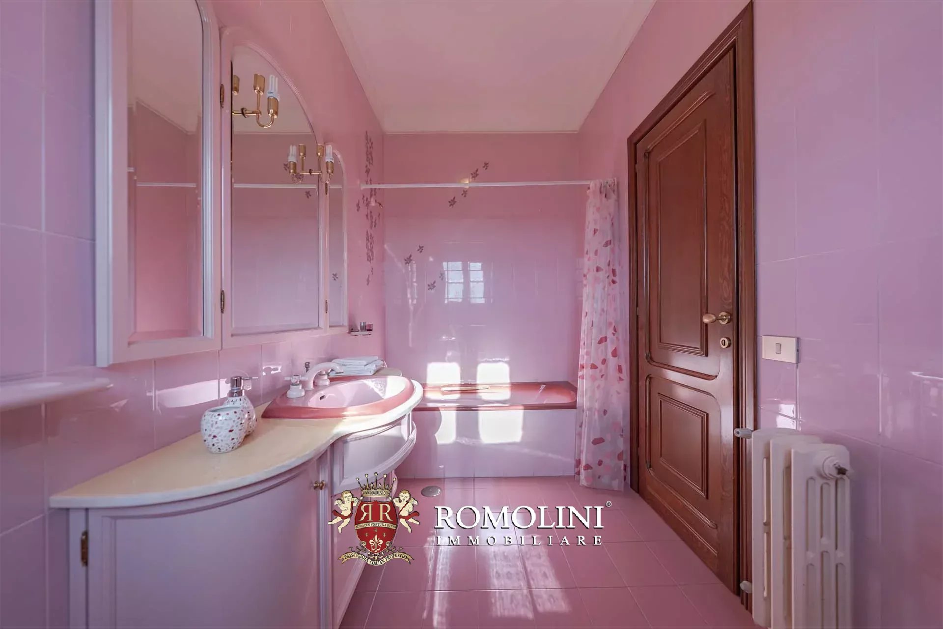 20 Bedroom Chateau's Image 65