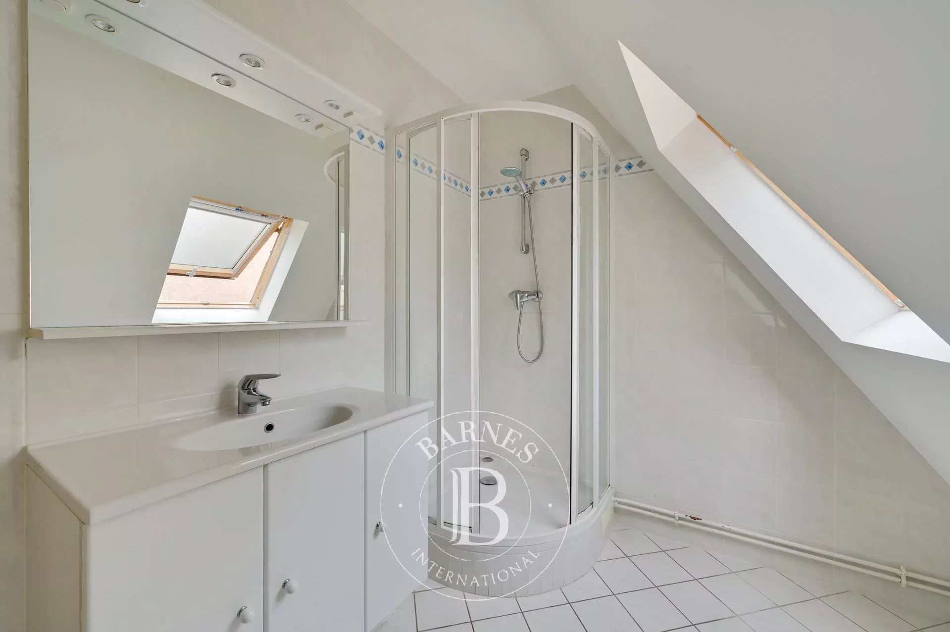 Apartment - Paris 6 - Rue Littré - top floor - unobstructed view - picture 10