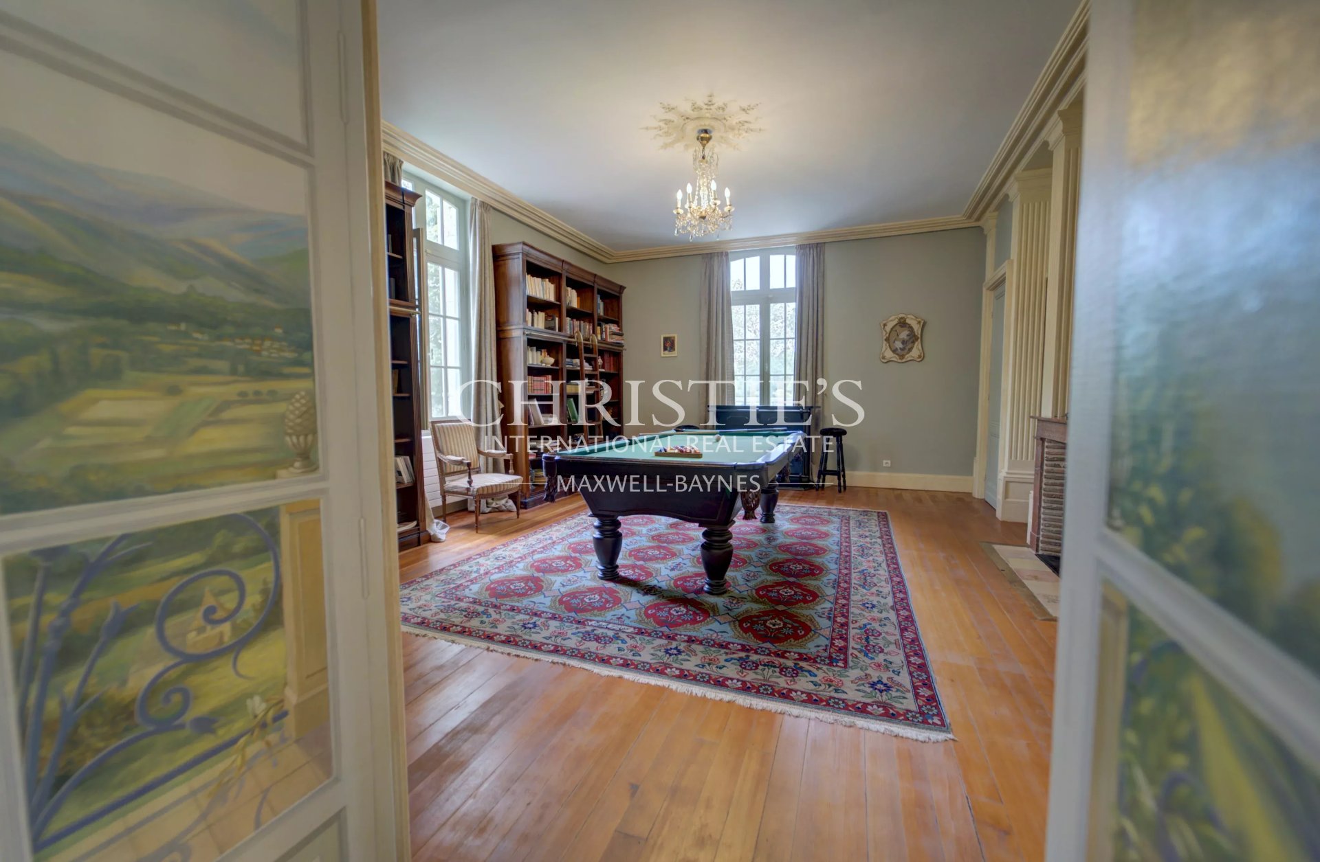 9 Bedroom Chateau's Image 15