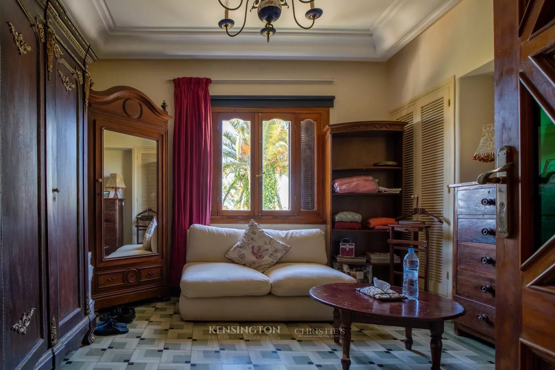 5 Bedroom Villa/Townhouse's Image 3