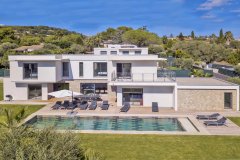 Contemporary Mougins Villa for sale with Pool area — photo 3 of 8