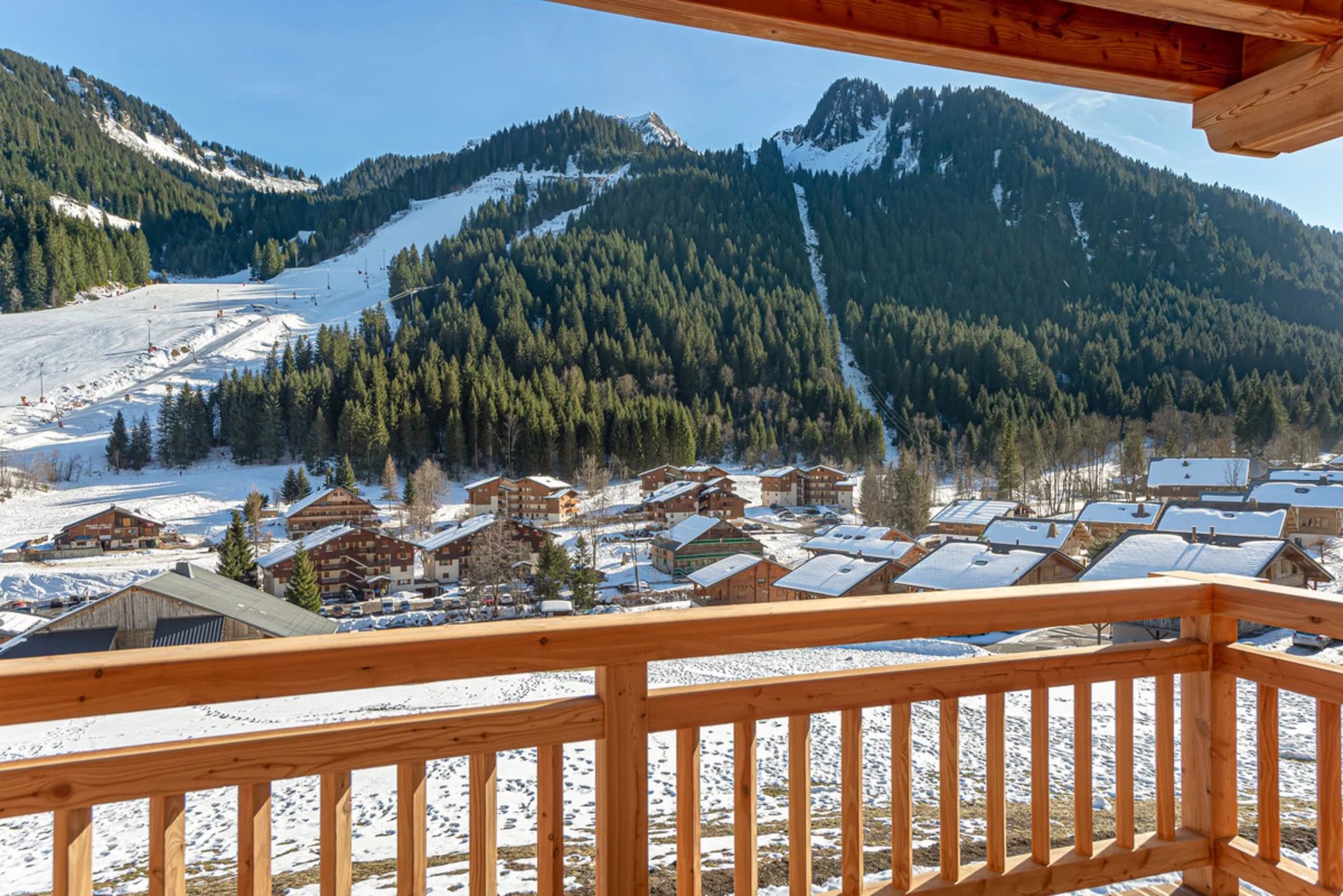 Photo of CHÂTEL - 1 bedroom + bunk room ski in ski out apartment in Châtel
