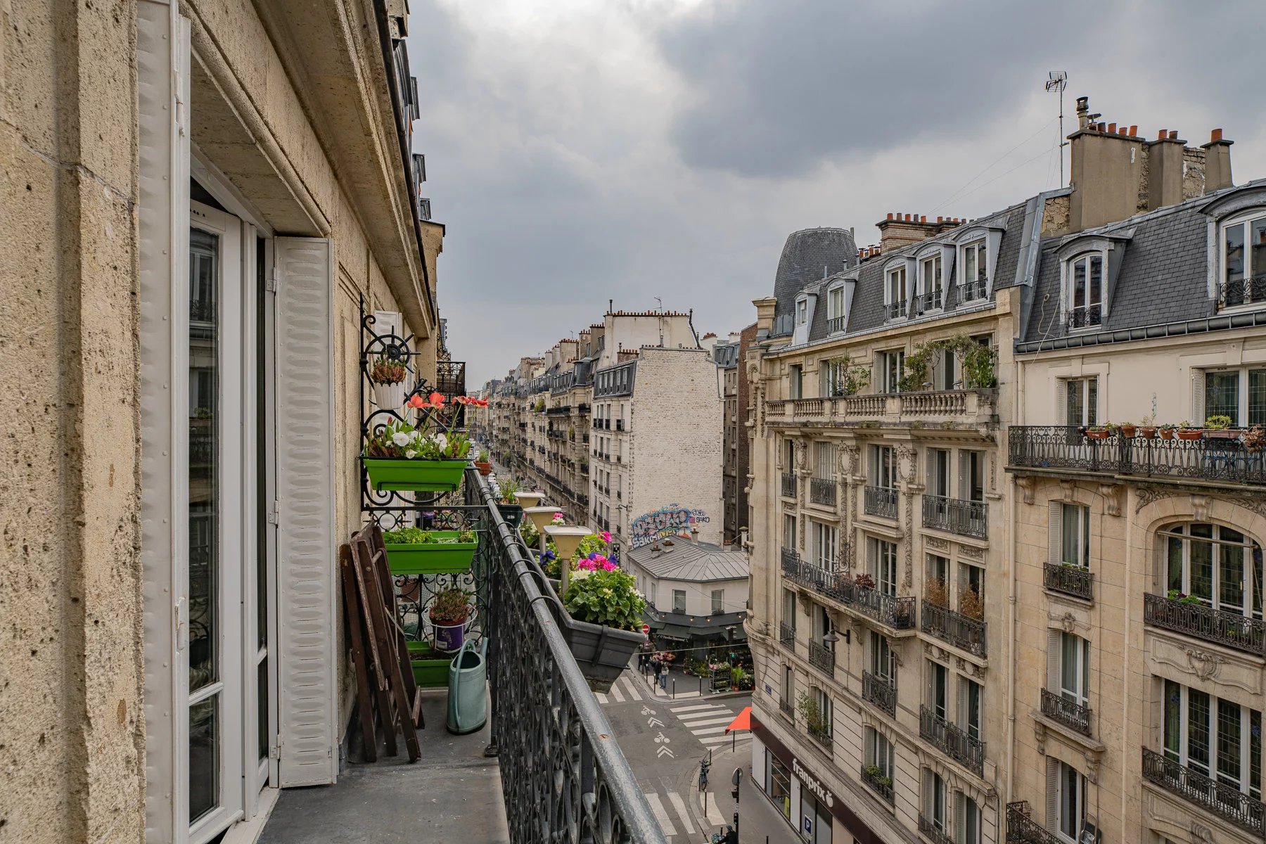 2 PIECES ETAGE ELEVE ASCENSEUR BALCON