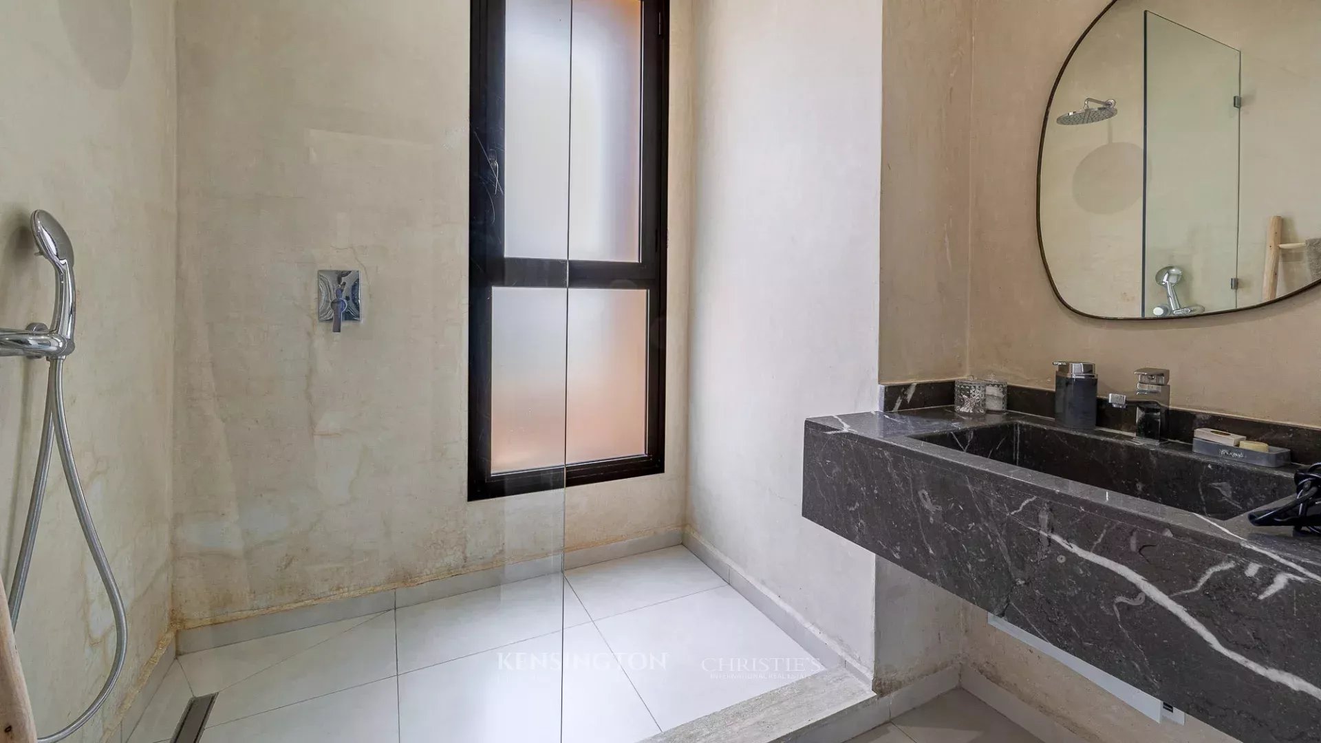5 Bedroom Villa/Townhouse's Image 24