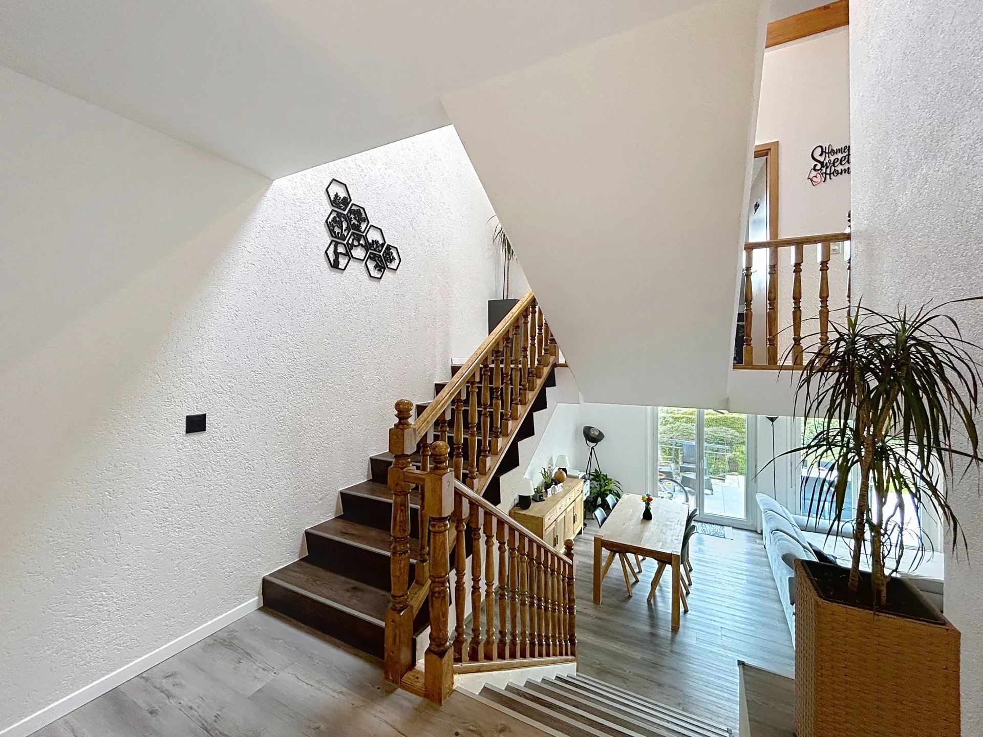 Maison lumineuse avec vue lac et alpes