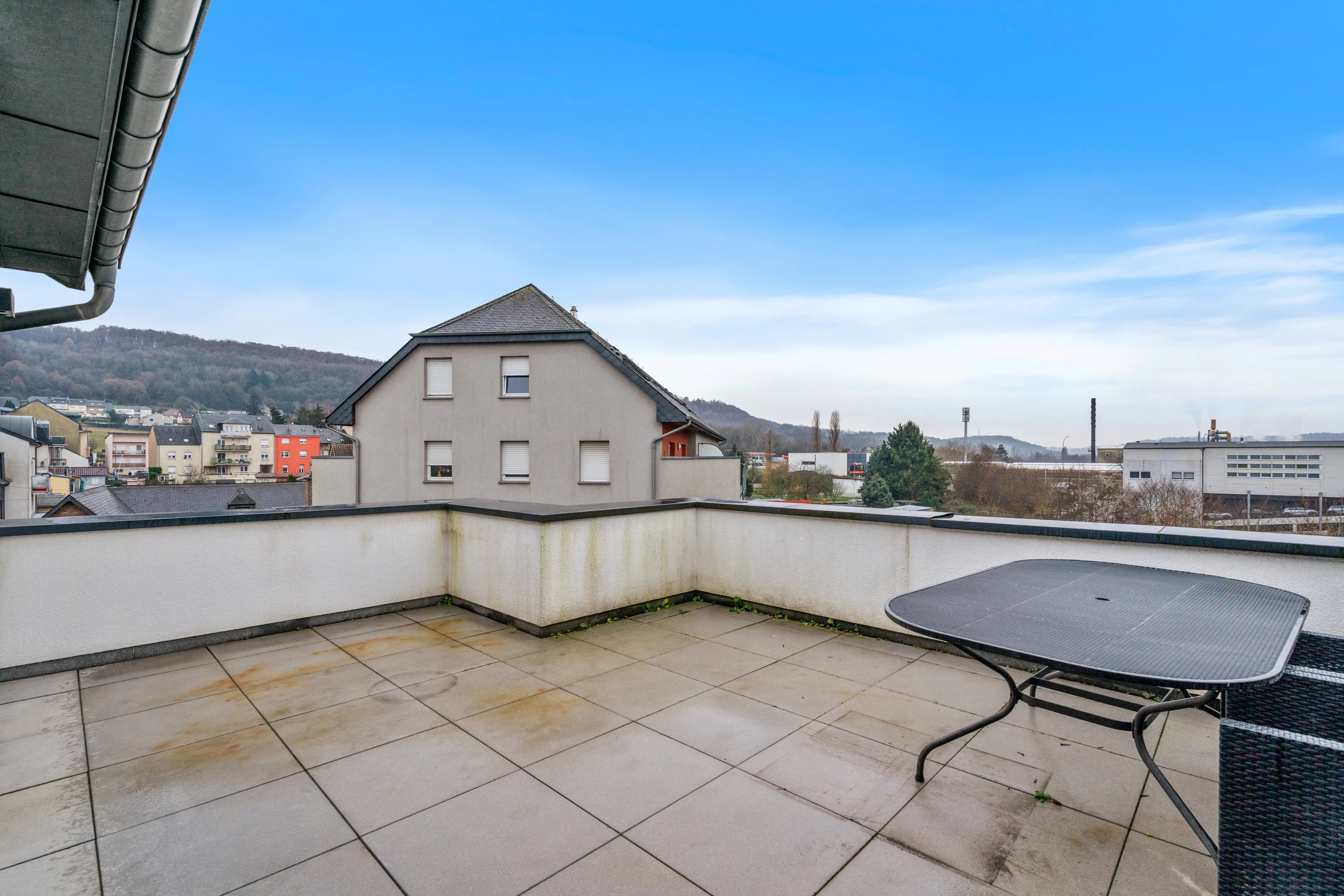Duplex de 2 chambres avec grande terrasse à Rodange