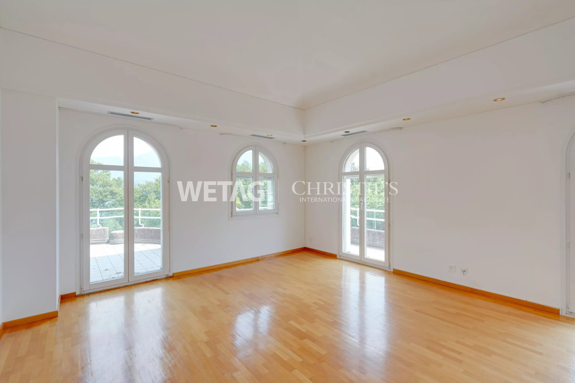 7 Bedroom Villa/Townhouse's Image 5