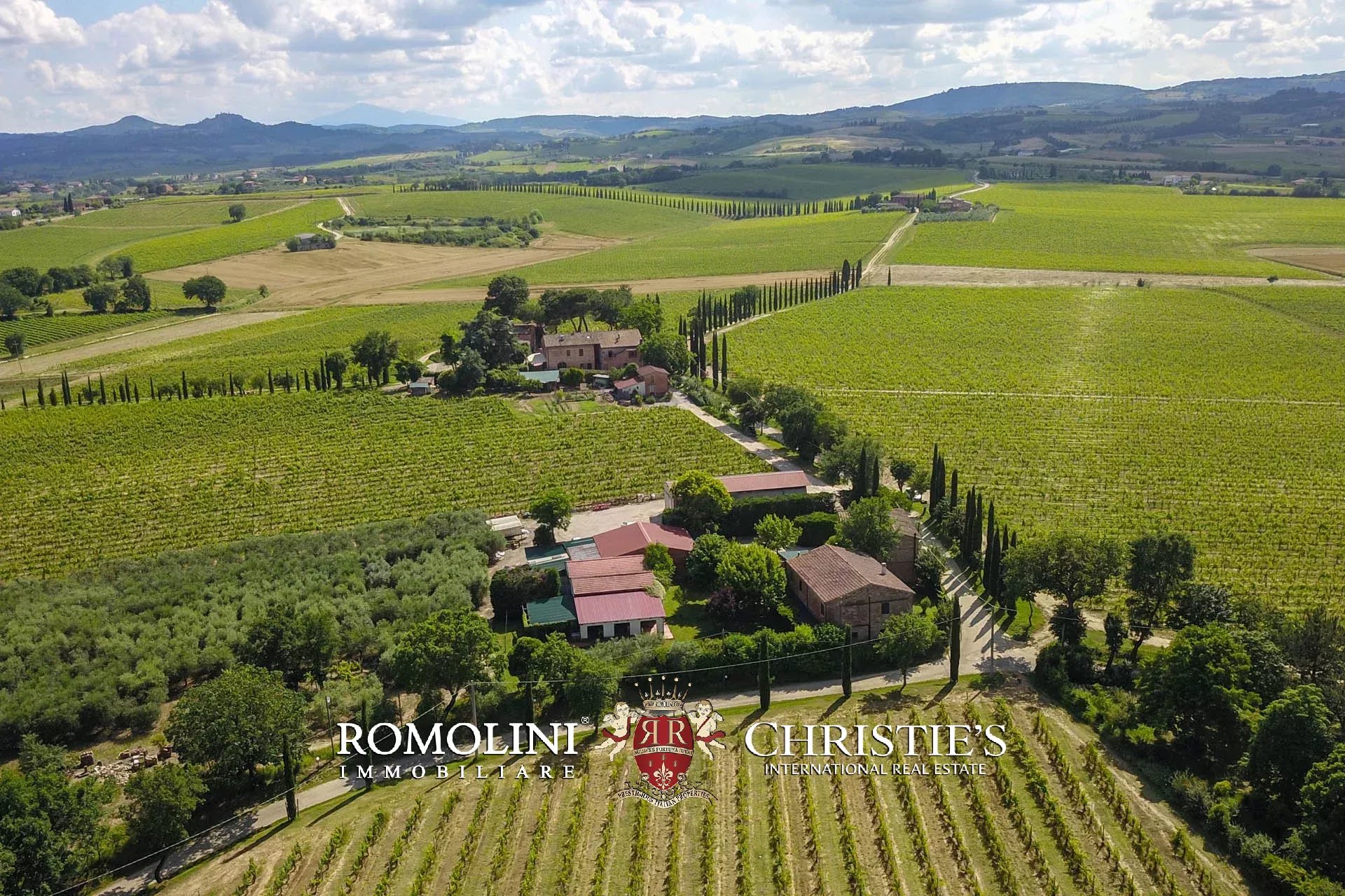 34 Bedroom Vineyard's Image 20