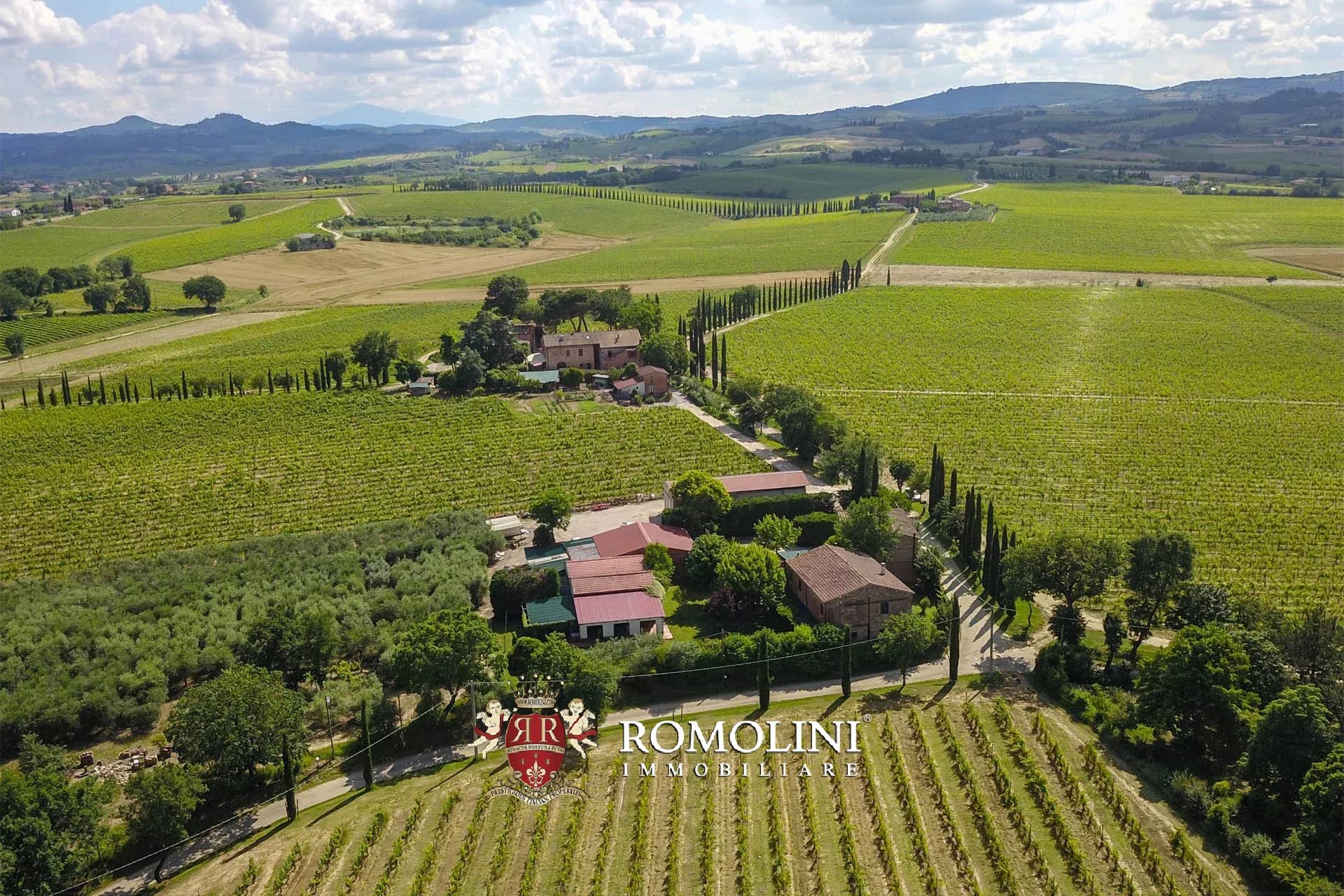 34 Bedroom Vineyard's Image 20
