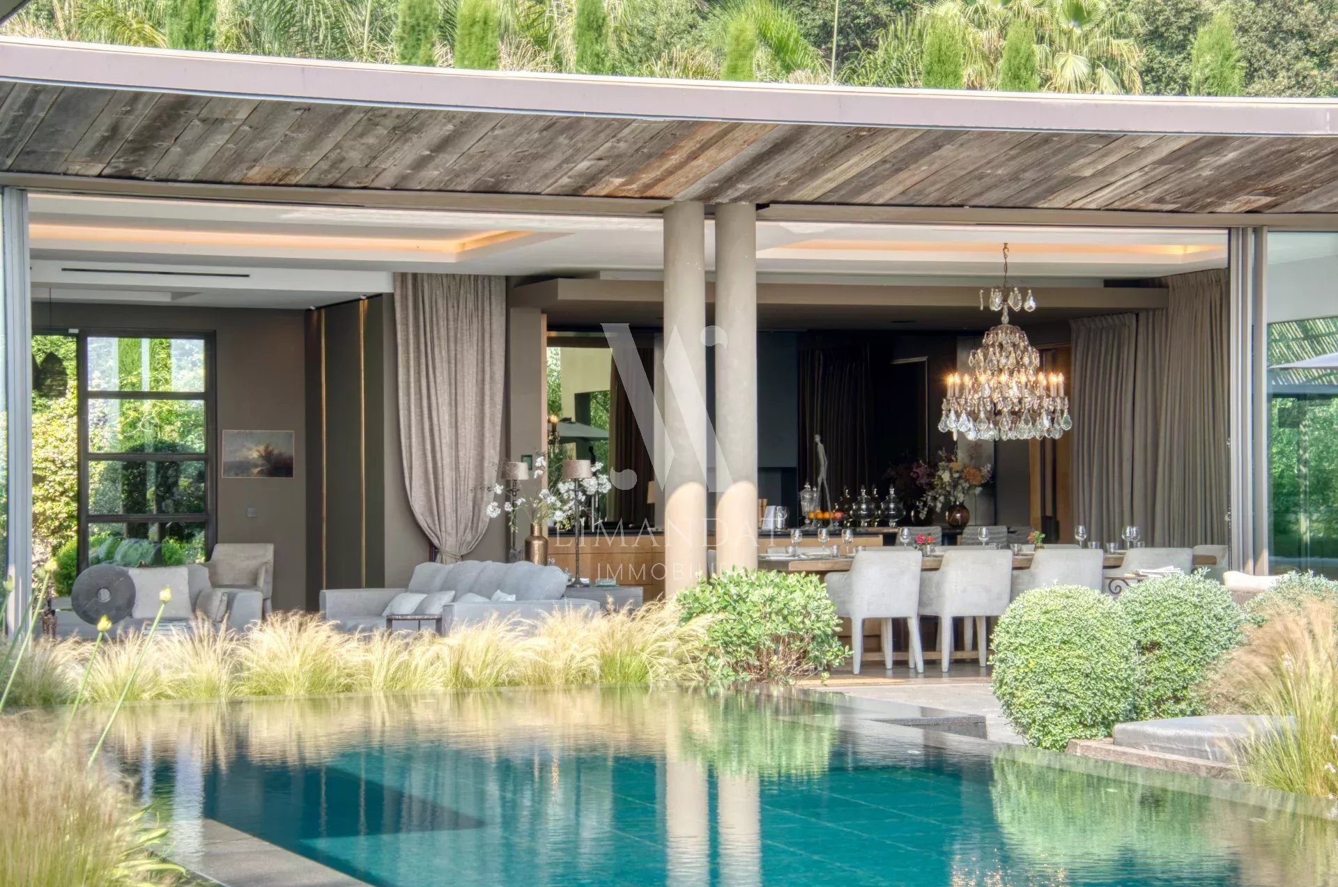 Mougins – Long-term rental – 5-suite villa with pool