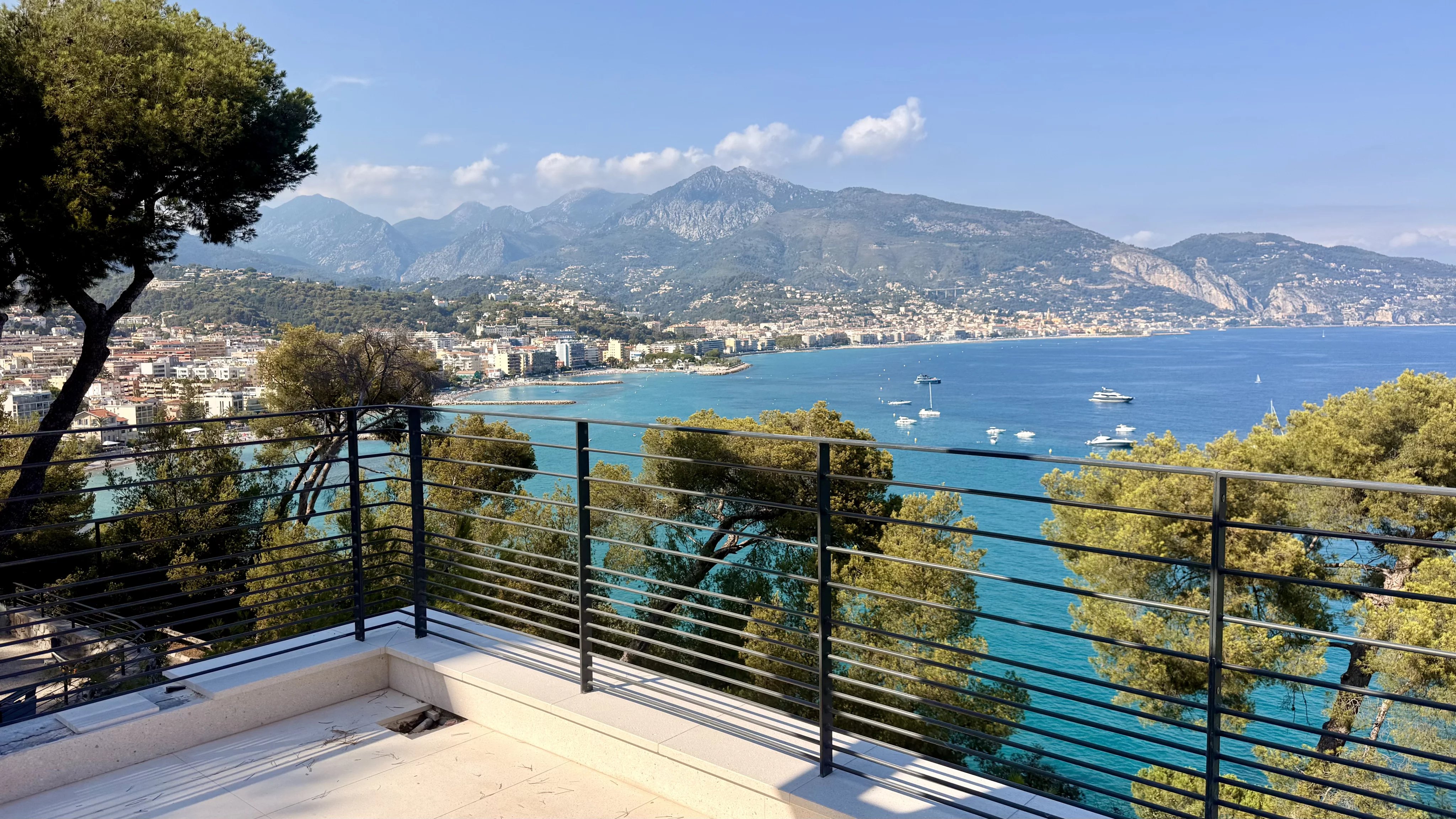 LE CAP -ROQUEBRUNE CAP MARTIN - VILLA PANORAMIC SEA VIEW - 6 BEDROOMS - SWIMMING POOL - APARTMENT