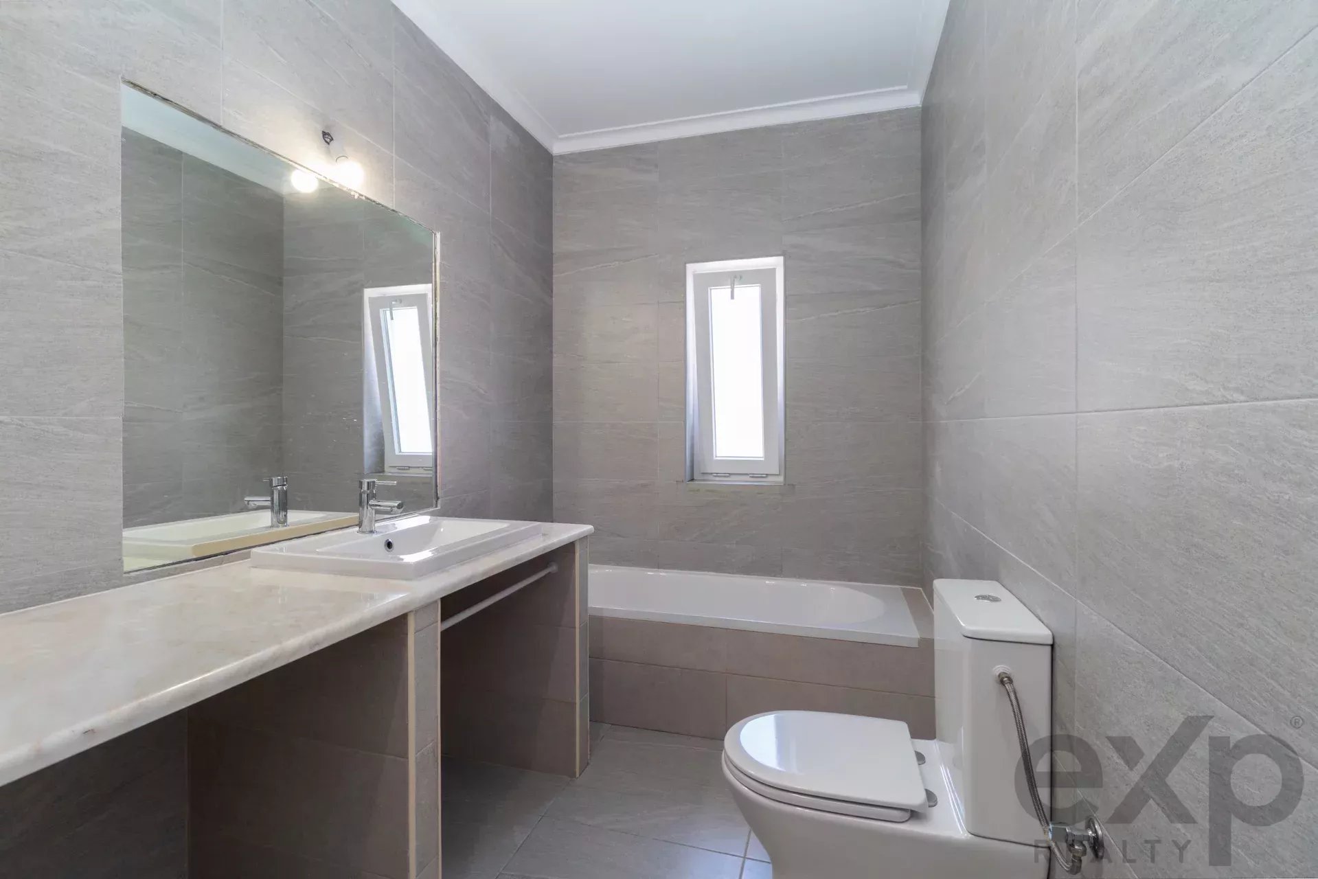 Luxury Equestrian Property + Guest House 85992157 image 52