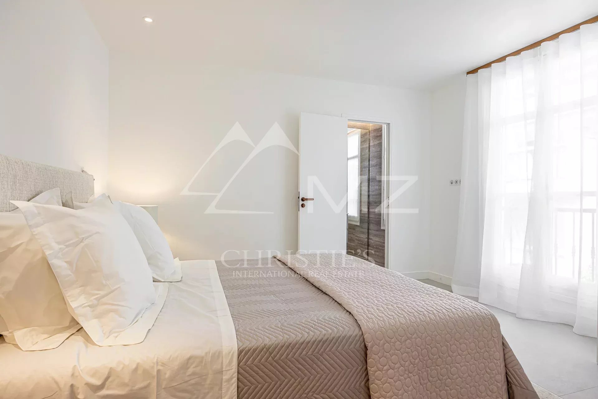 3 Bedroom Villa/Townhouse's Image 5