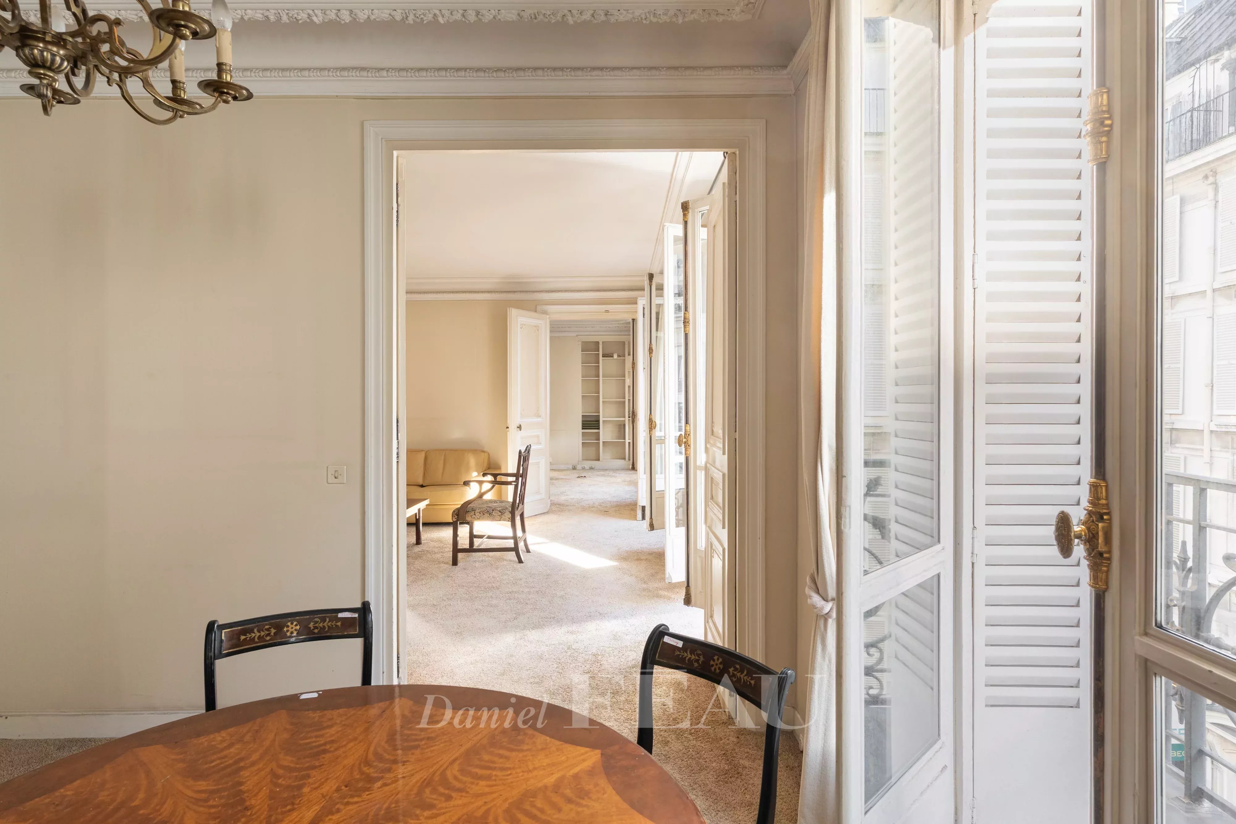 FEAU-FINAL Feau-Saint-Germain-54 rue Bonaparte