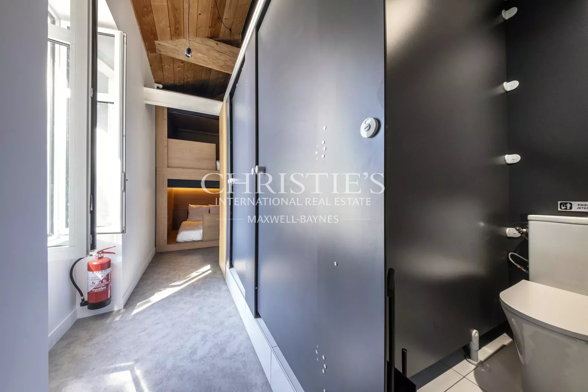 13 Bedroom Villa/Townhouse's Image 56