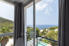 Exclusive townhouse with spectacular sea views, located in a private community of just four homes with a communal swimming pool in Cala Vadella, Ibiza — photo 2 of 7