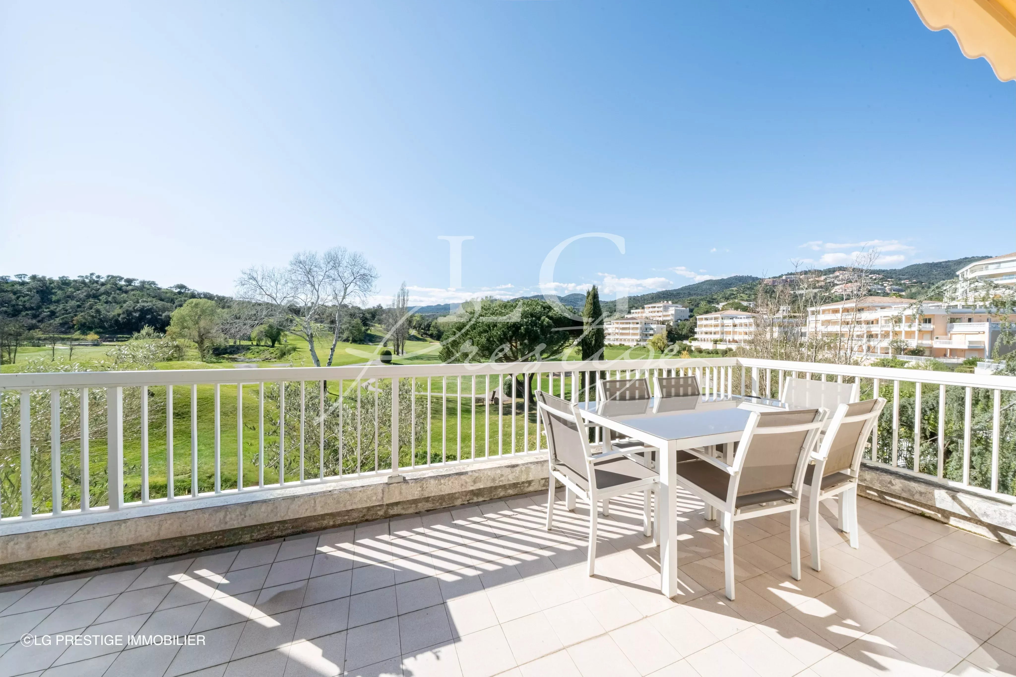 Appartement 3 pièces vue golf entièrement rénové