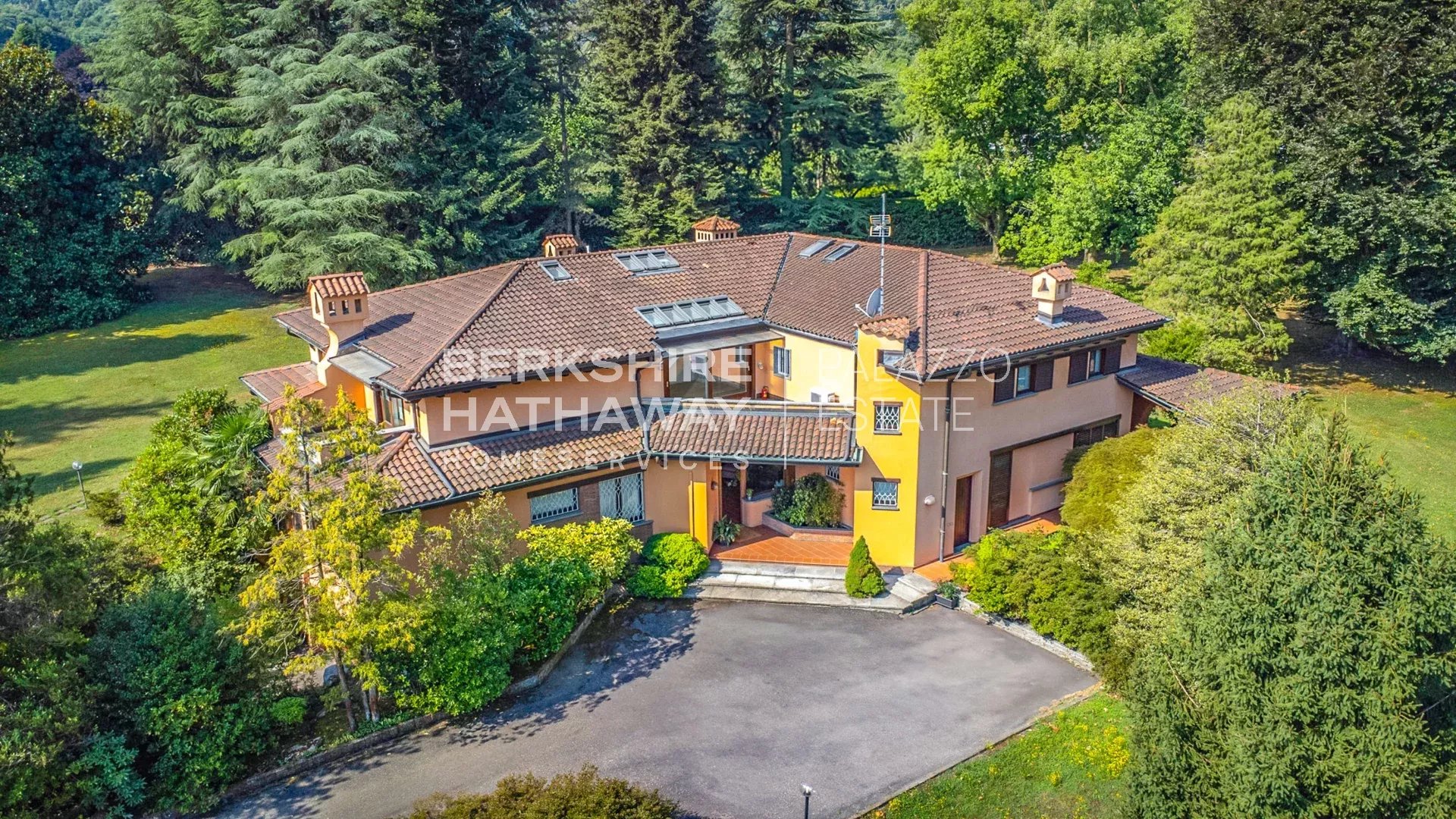Villa in Dormelletto - Image 4