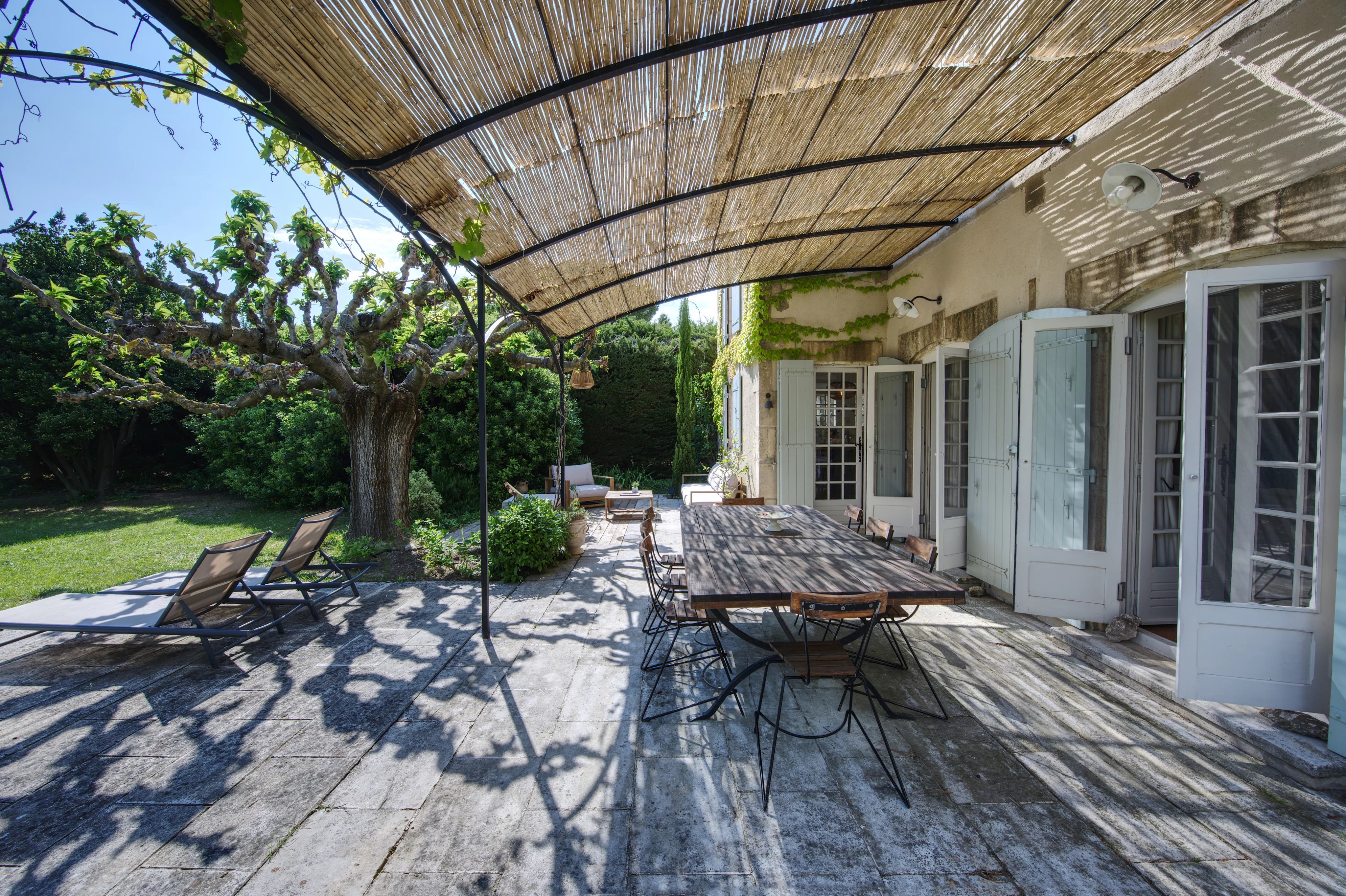 SOUTH ALPILLES - PROPERTY FOR SALE