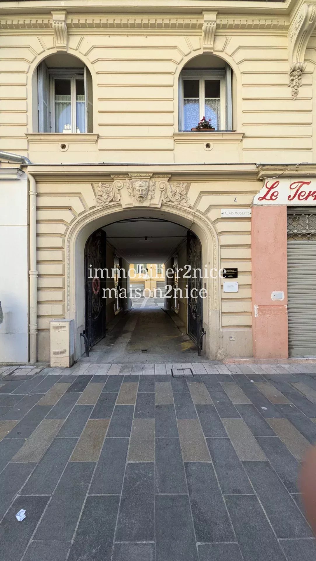 Agence immobilière de 