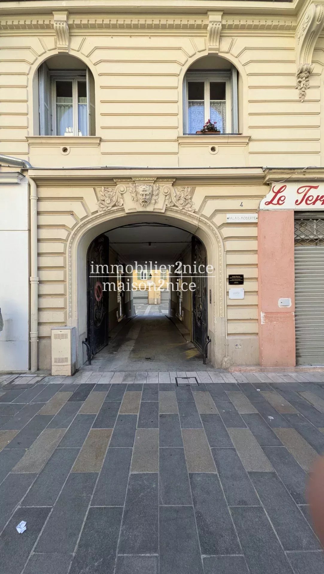Agence immobilière de 