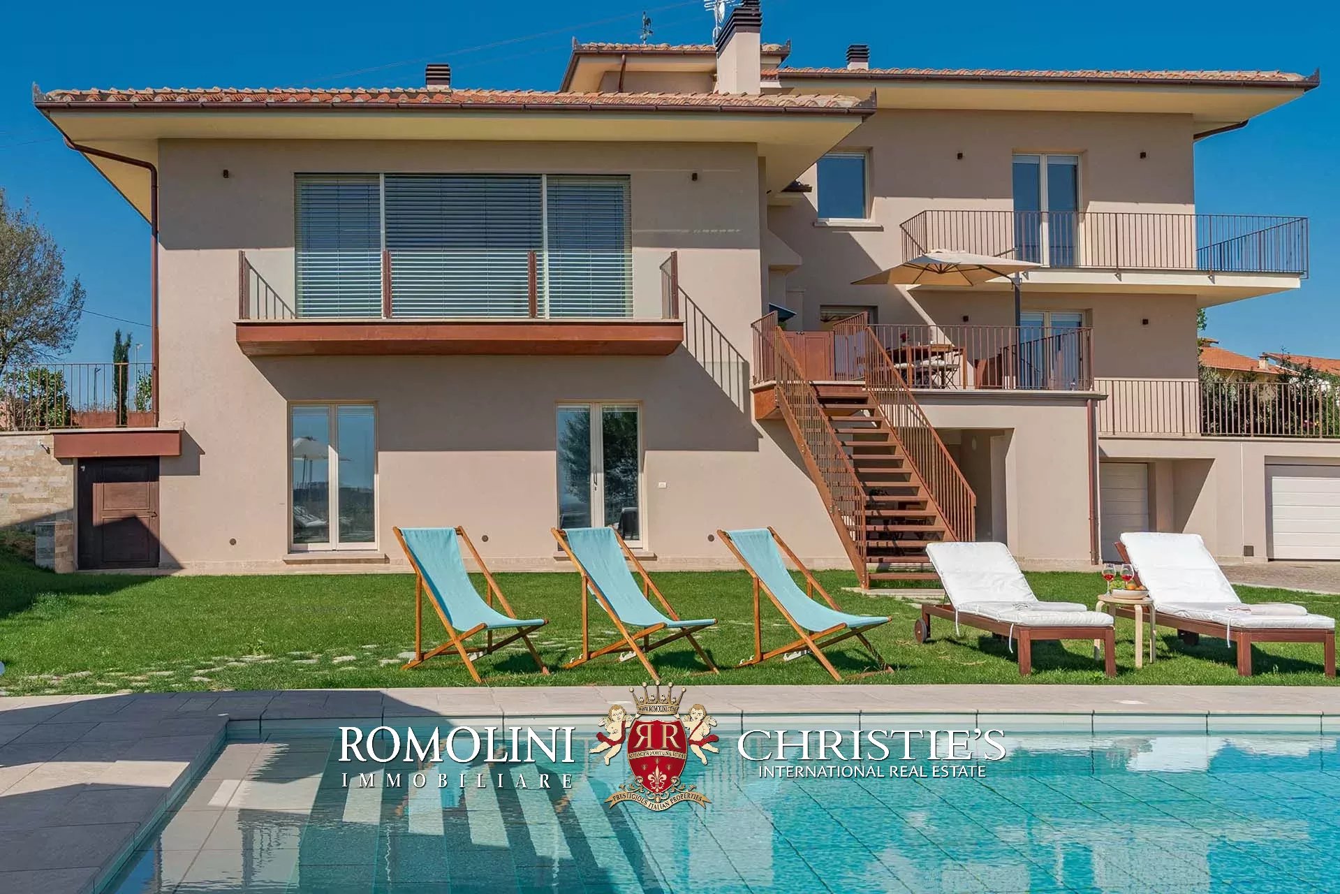 7 Bedroom Villa/Townhouse's Image 3