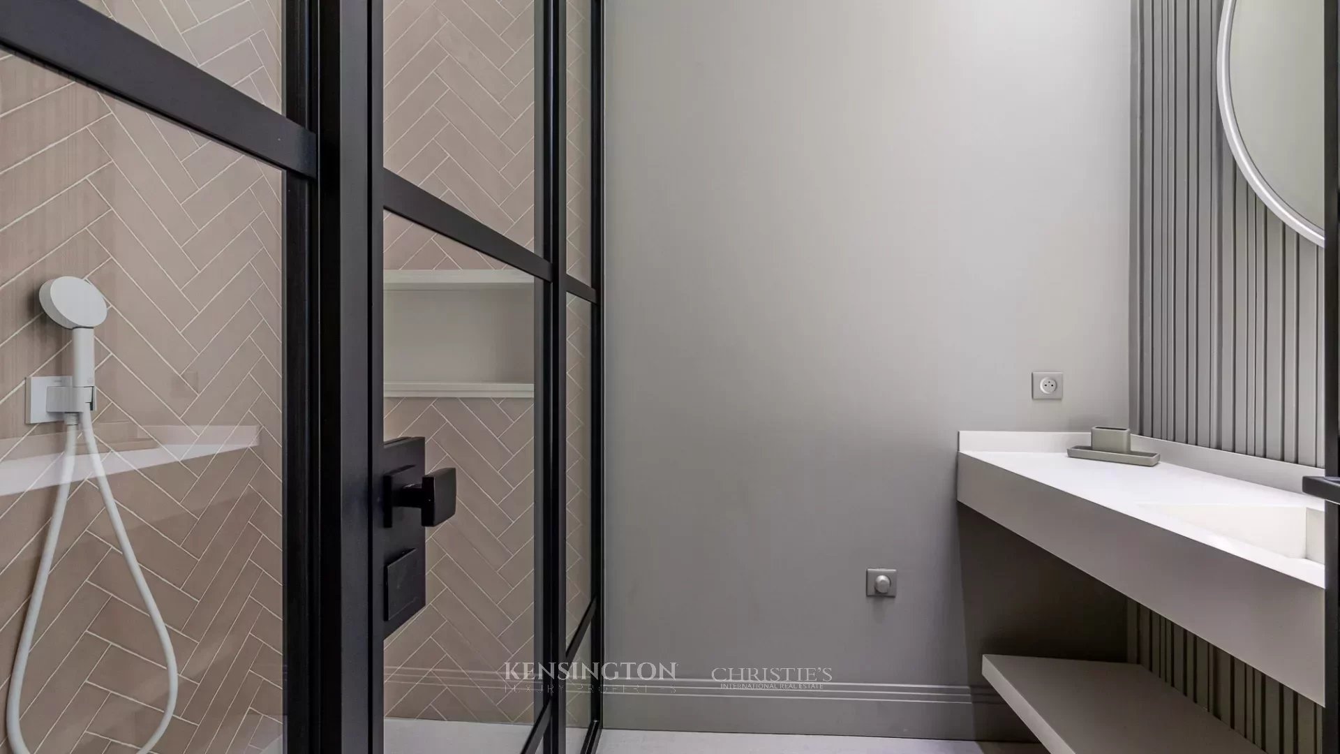 4 Bedroom Villa/Townhouse's Image 16