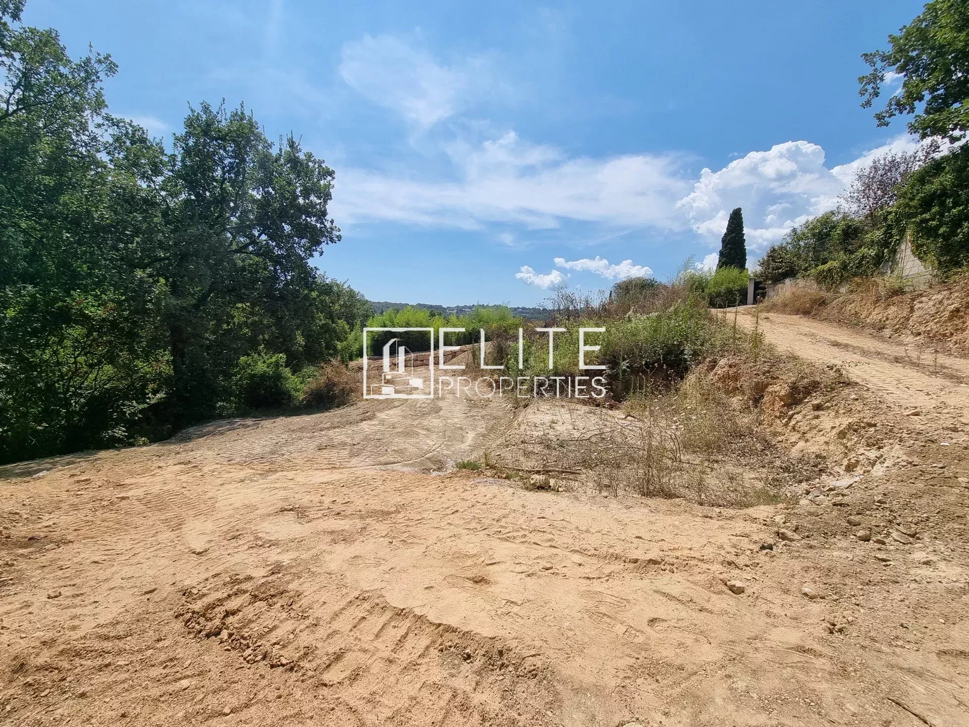 TERRAIN CONSTRUCTIBLE 1570m² AU CALME PEYMEINADE - Photo 3