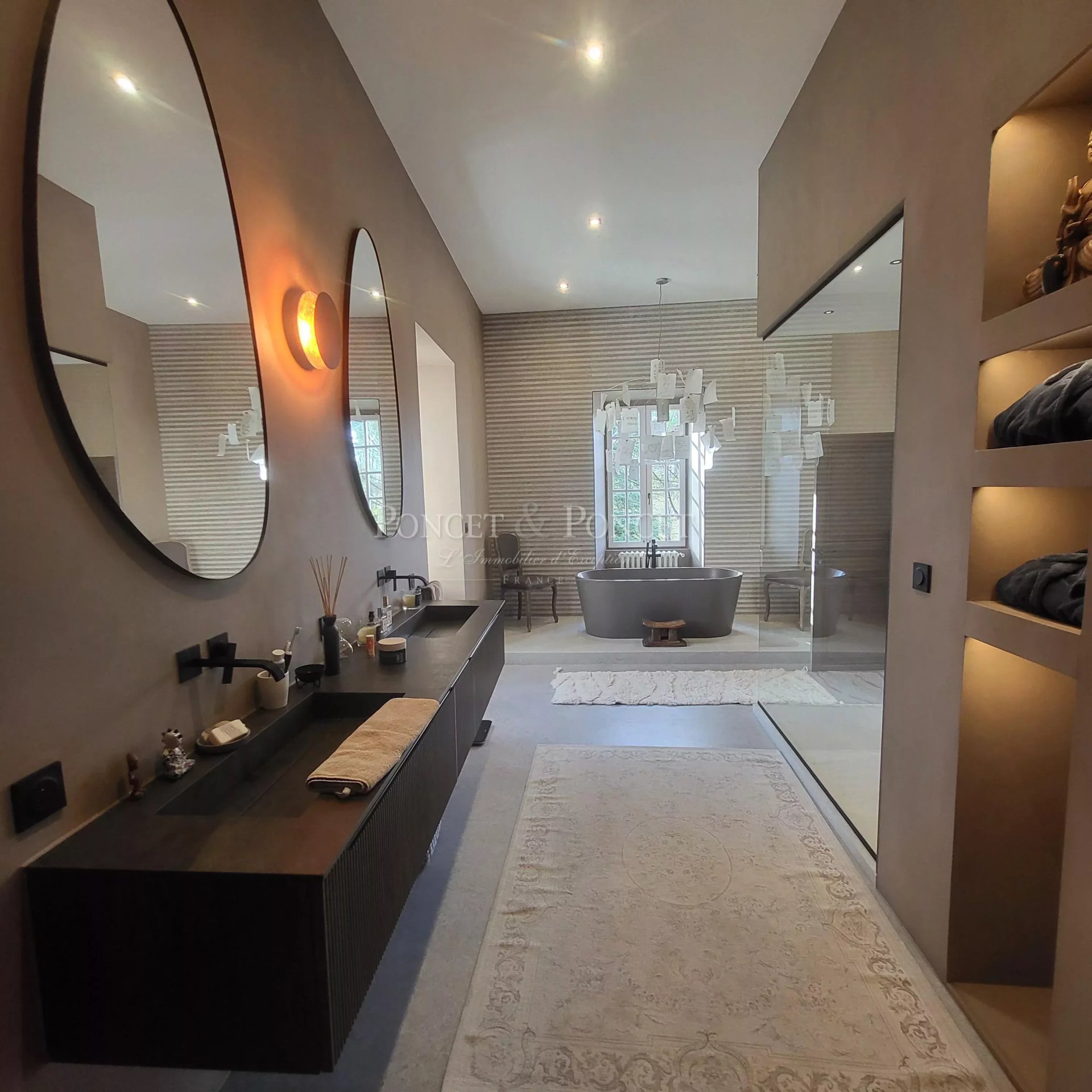 5 Bedroom Villa/Townhouse's Image 14
