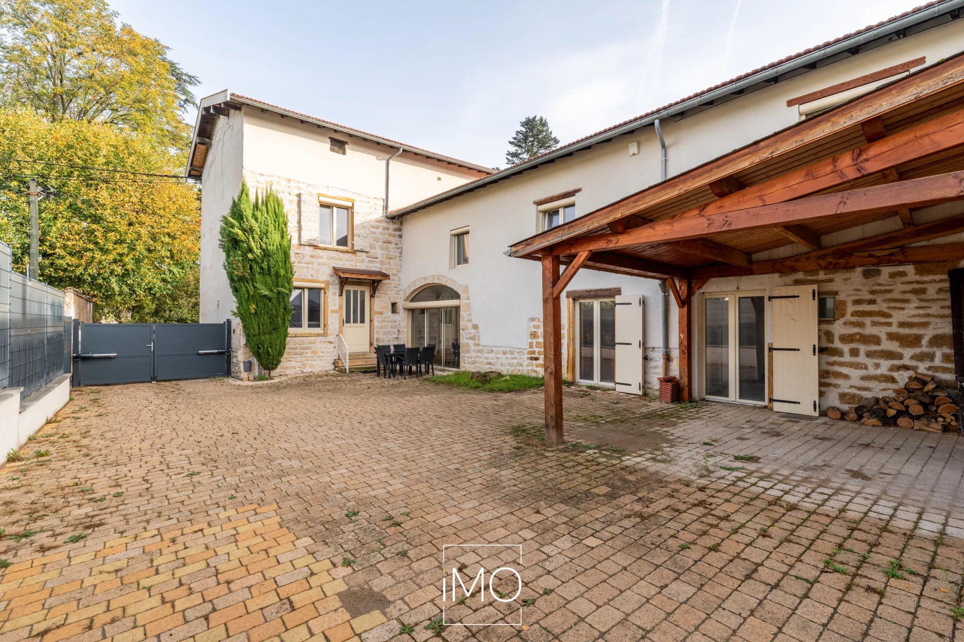 Maison de 216 m² à Chasselay sur parcelle de 380 m²